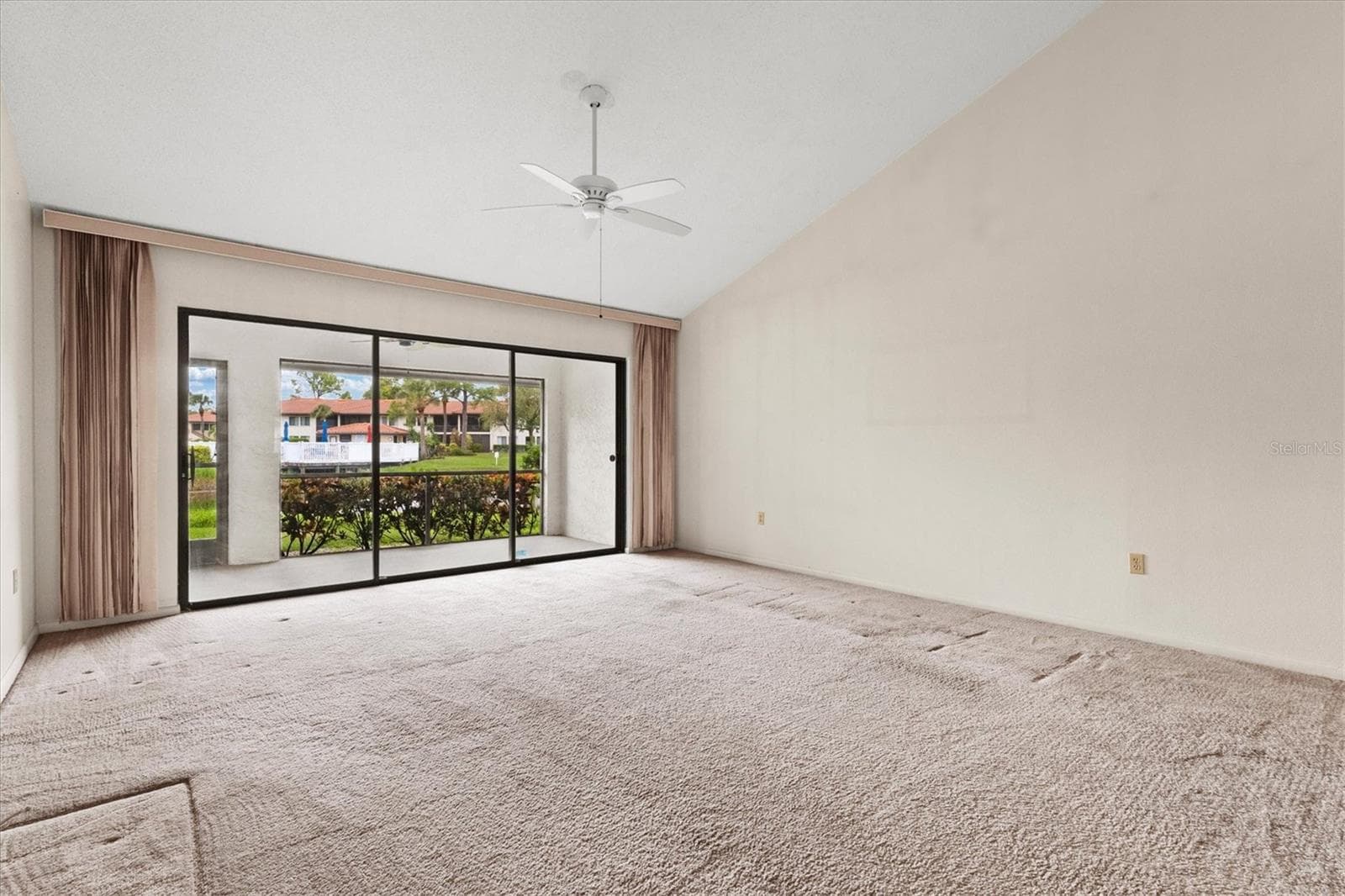 living room - 3118 WINDRUSH BOURNE #8, SARASOTA