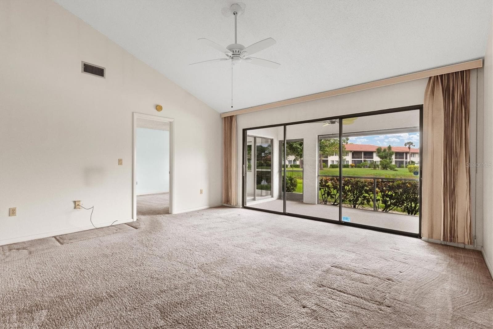 living room - 3118 WINDRUSH BOURNE #8, SARASOTA