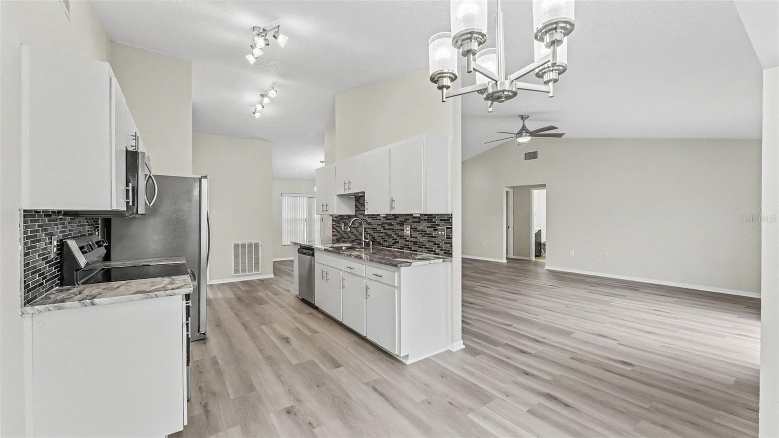 Single Family Residence at 5836 DAUGHTERY DOWNS LOOP, LAKELAND, photo 9 of 29