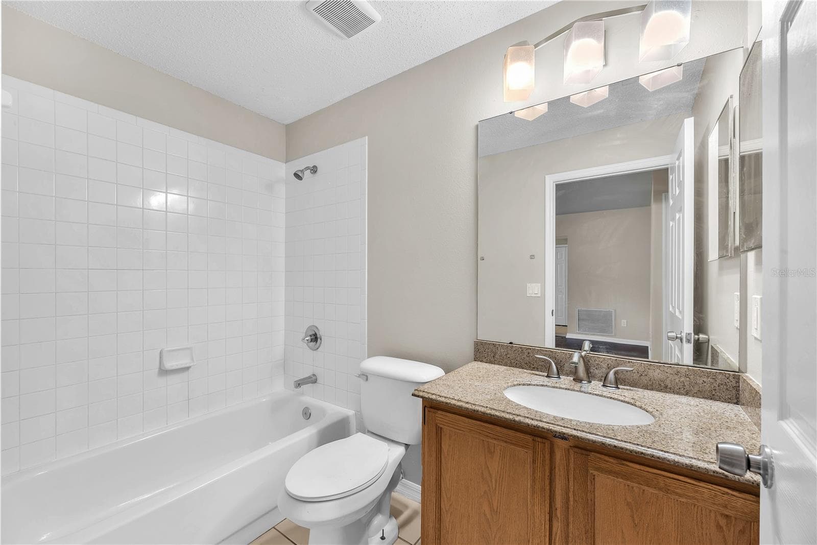 Bath 2 - 4002 LEVONSHIRE PL, VALRICO