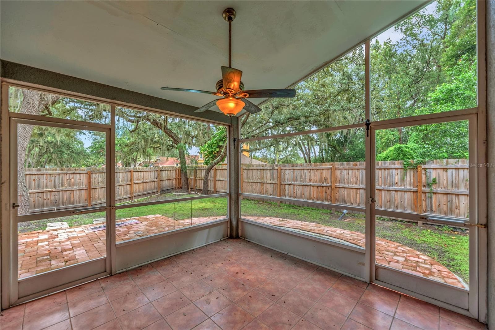 Enjoy bug free outdoor living. - 4002 LEVONSHIRE PL, VALRICO