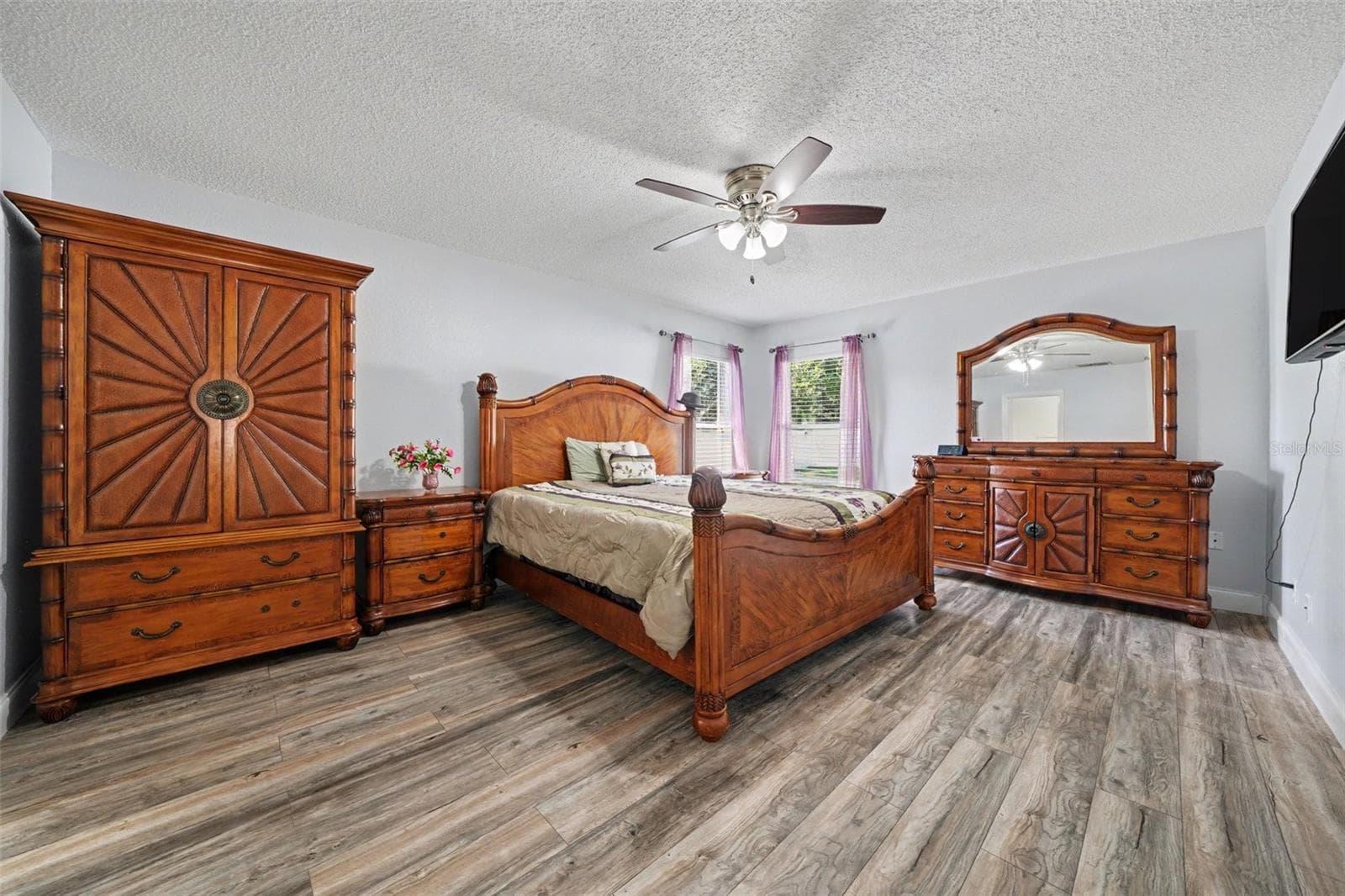 Single Family Residence at 2303 WEATHERED WOOD DR, LEESBURG, photo 15 of 27