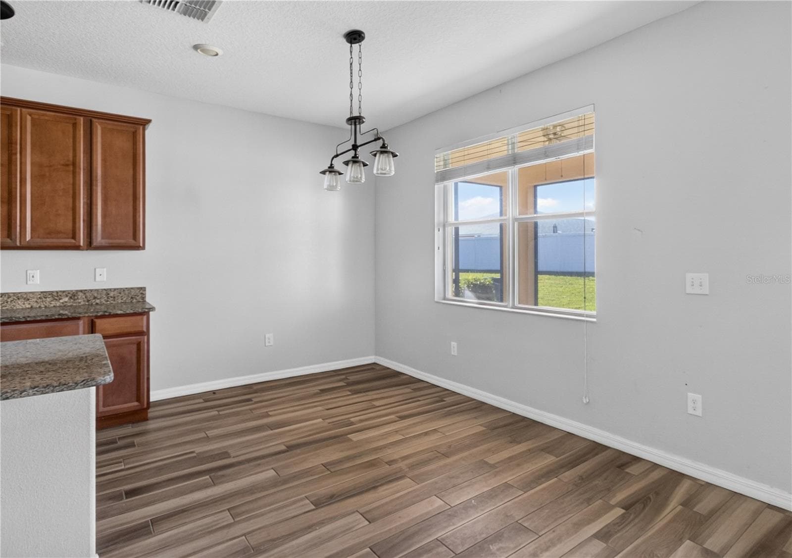 Single Family Residence at 10919 RAINBOW PYRITE DR, WIMAUMA, photo 6 of 31