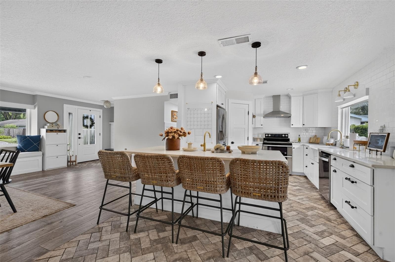 Single Family Residence at 2050 THUNDERBIRD TRL, MAITLAND, photo 11 of 41