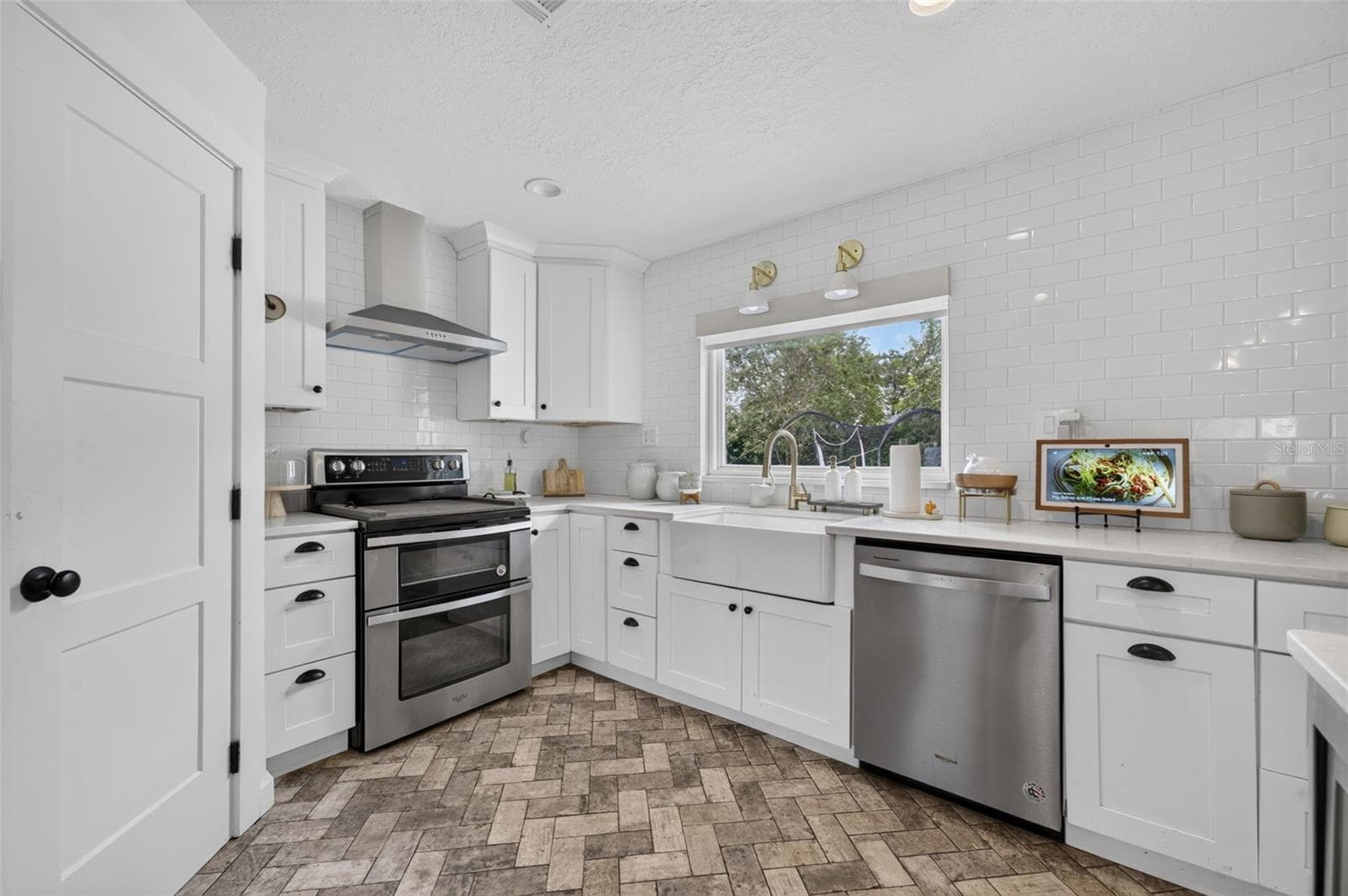 Single Family Residence at 2050 THUNDERBIRD TRL, MAITLAND, photo 15 of 41