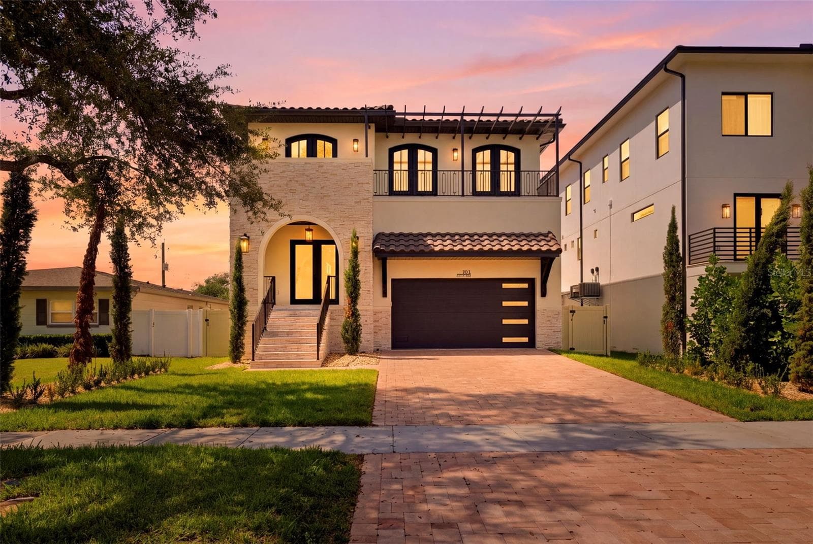 Single Family Residence at 502 E DAVIS BLVD, TAMPA, photo 2 of 80