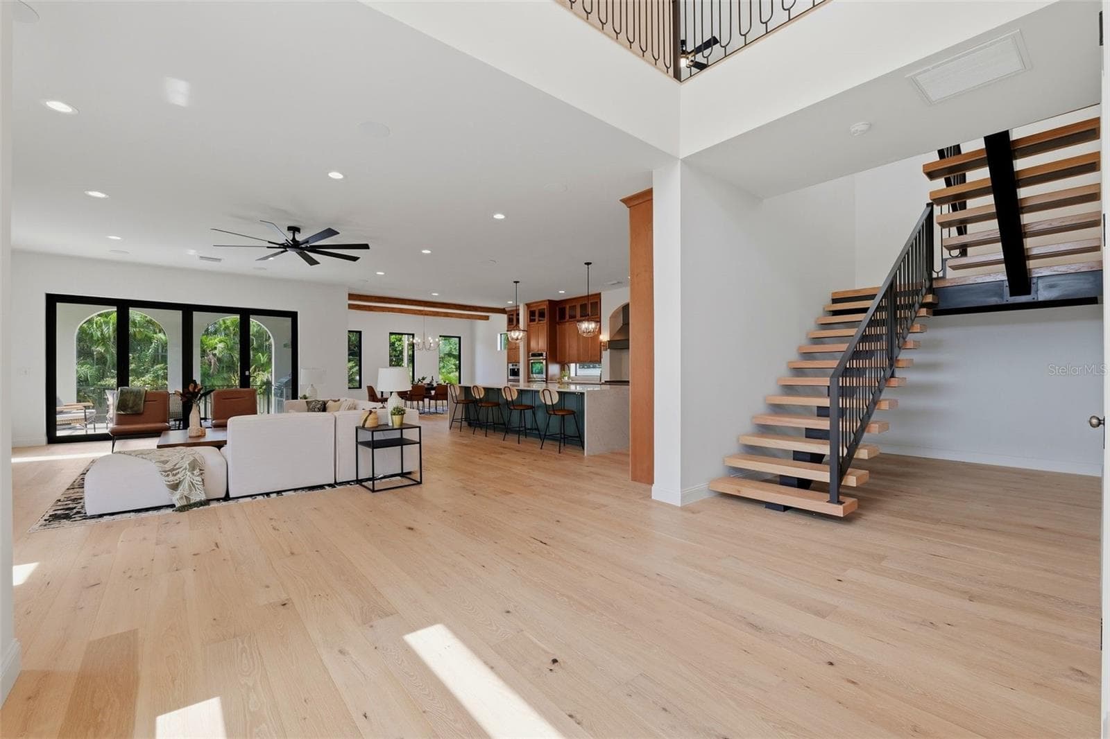 Single Family Residence at 502 E DAVIS BLVD, TAMPA, photo 9 of 80