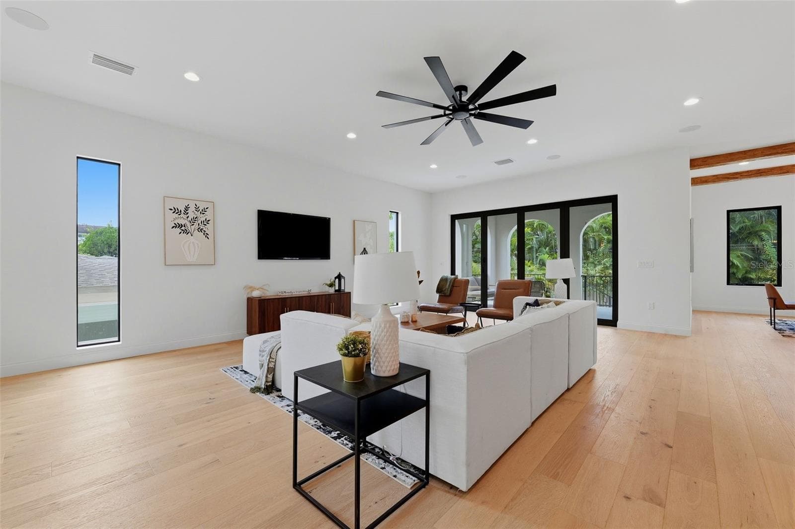 Single Family Residence at 502 E DAVIS BLVD, TAMPA, photo 13 of 80