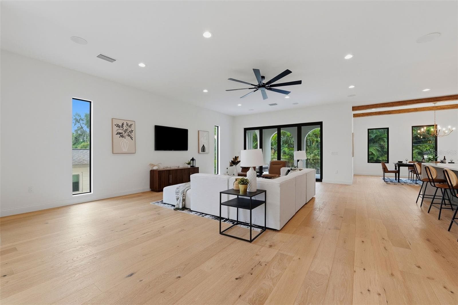 Single Family Residence at 502 E DAVIS BLVD, TAMPA, photo 14 of 80