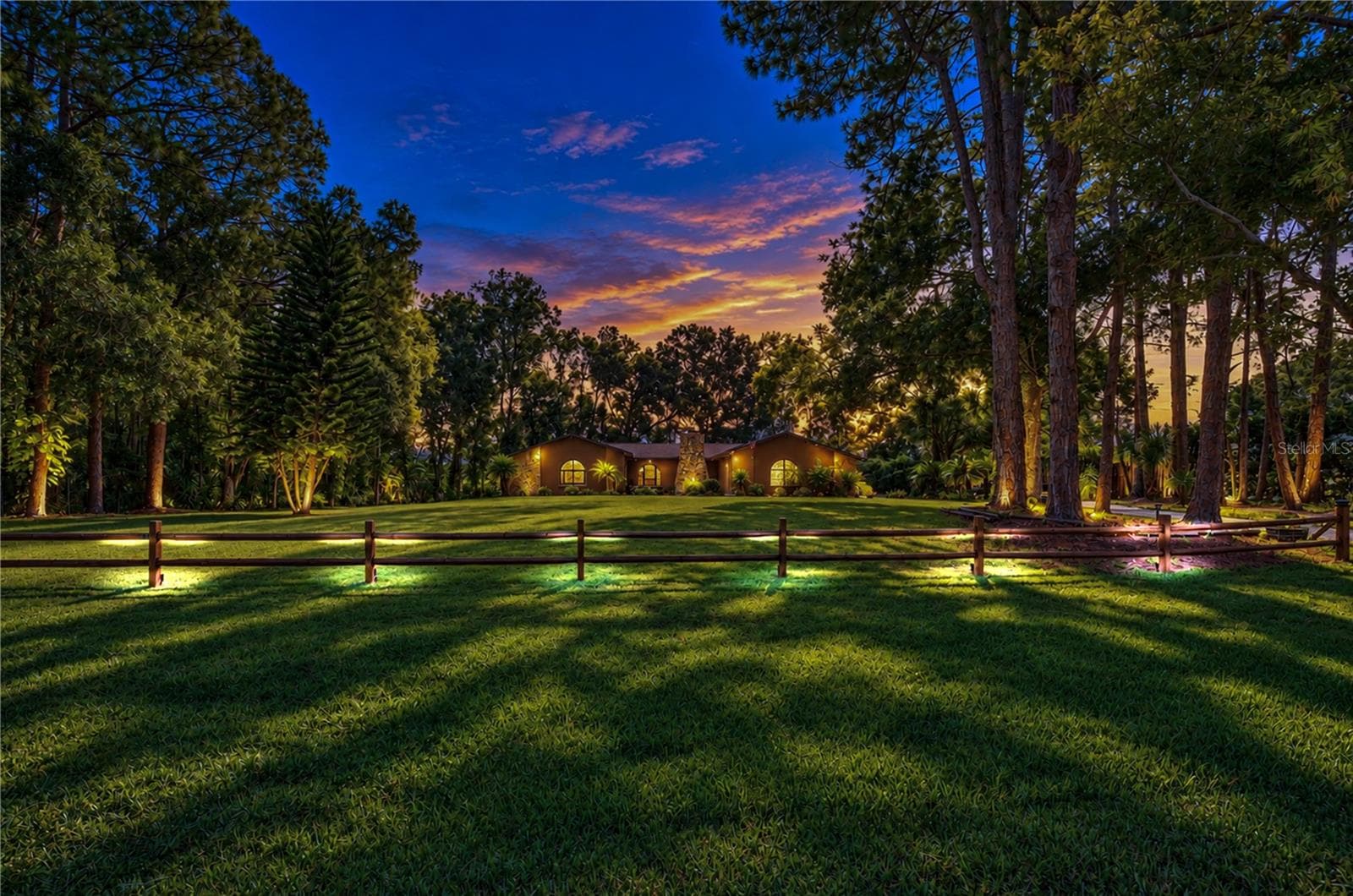Beautiful landscape lighting through out the property! - 6916 COPPERFIELD DR, NEW PORT RICHEY