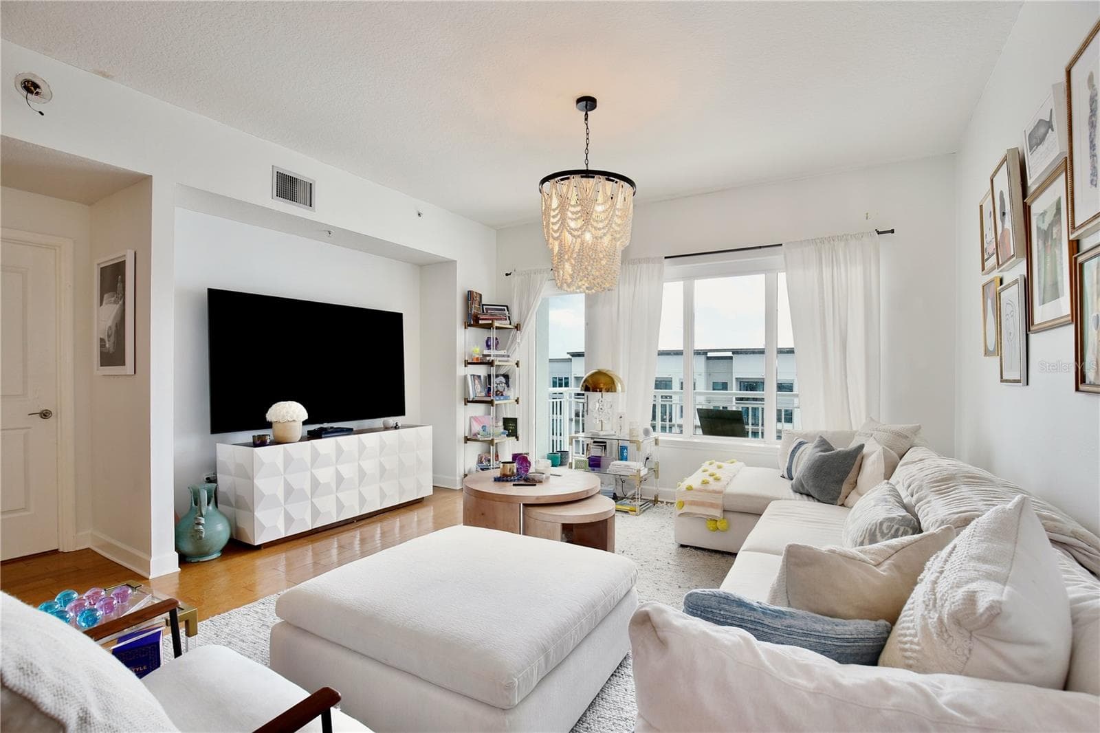 Condominium at 100 S EOLA DR #1413, ORLANDO, photo 10 of 57