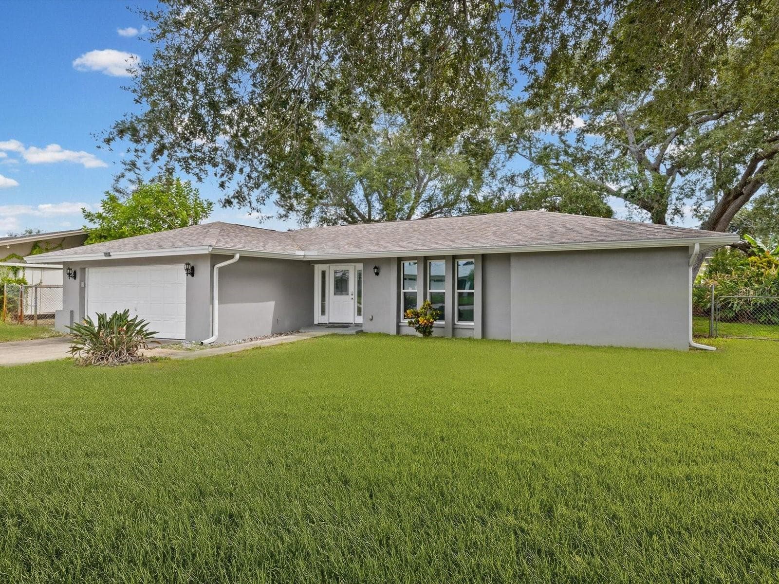 Single Family Residence at 9633 PORTSIDE DR, SEMINOLE, photo 2 of 38