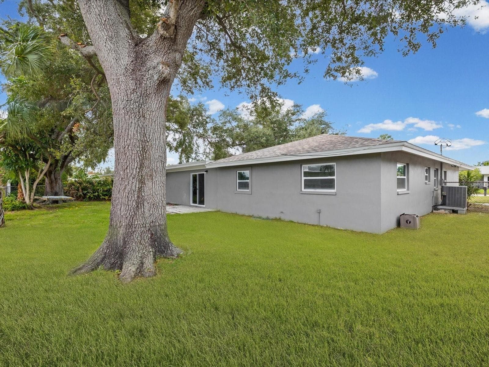 Single Family Residence at 9633 PORTSIDE DR, SEMINOLE, photo 35 of 38