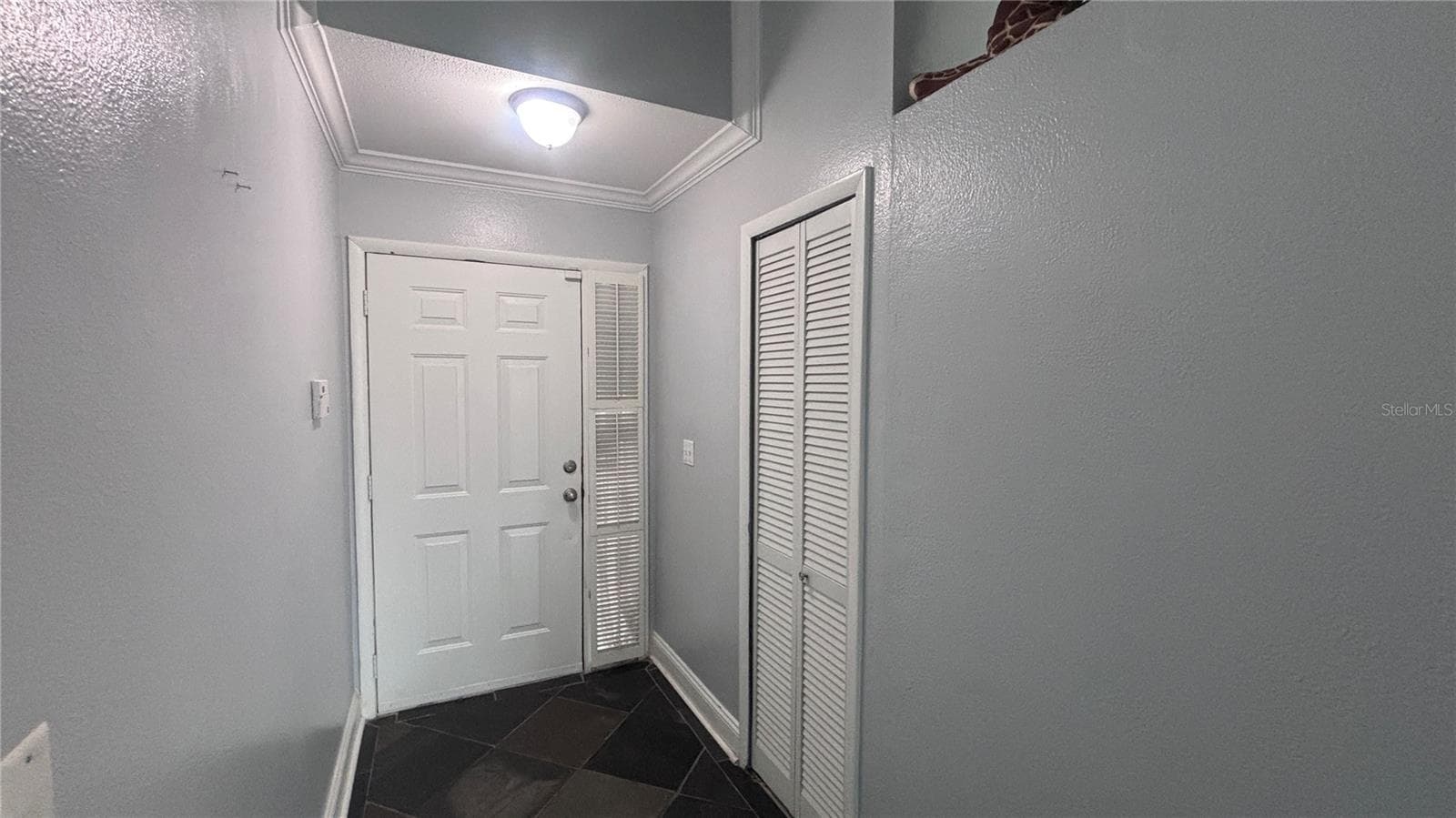 Single Family Residence at 7608 GLADES CT, TAMPA, photo 3 of 22