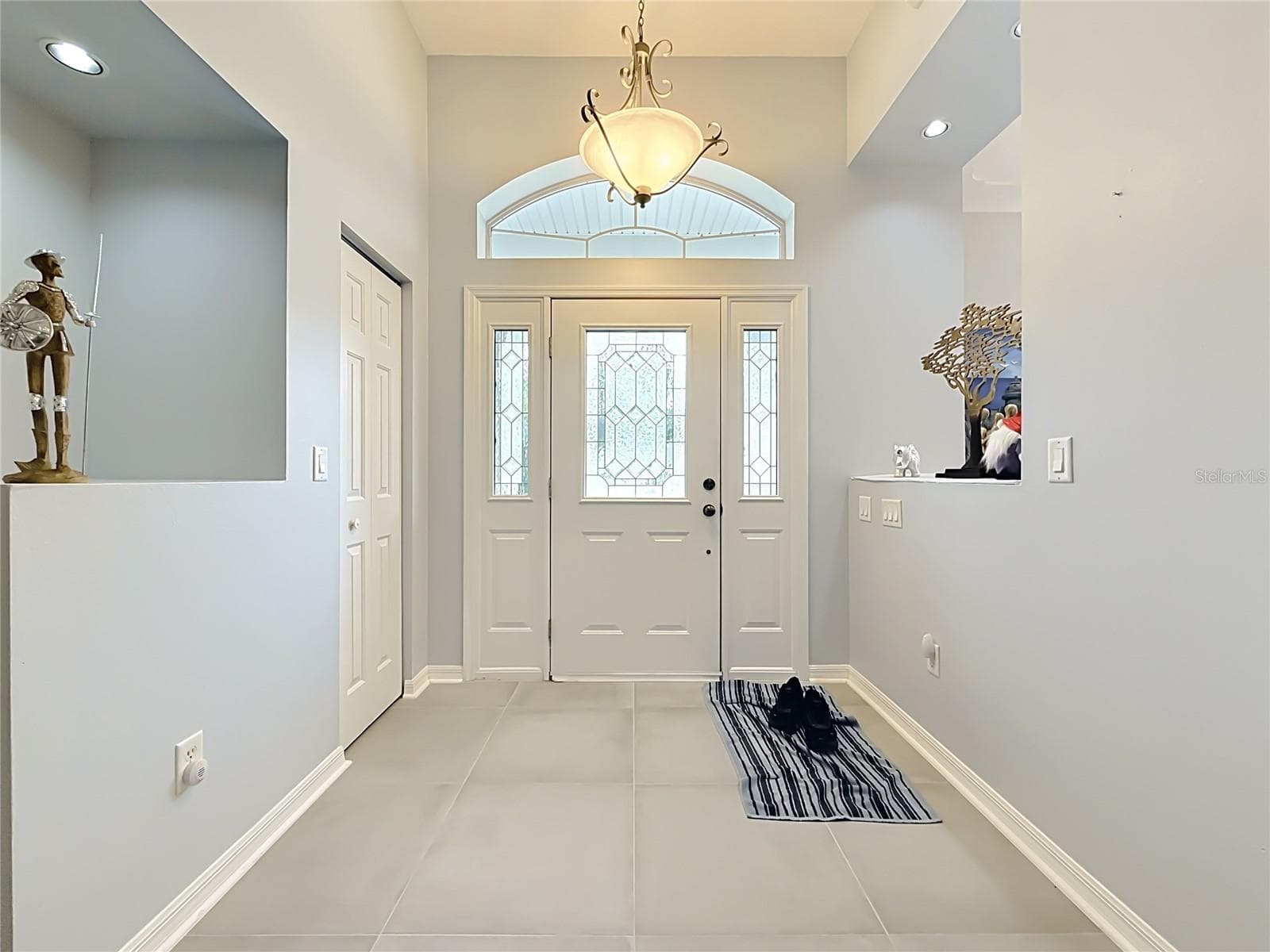Foyer - 10851 SW 53RD CIR, OCALA