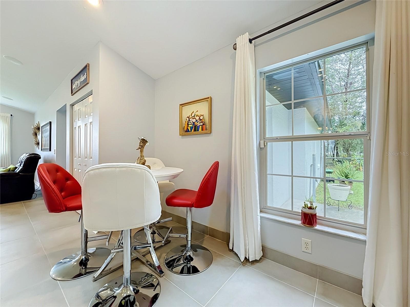 Breakfast Nook - 10851 SW 53RD CIR, OCALA