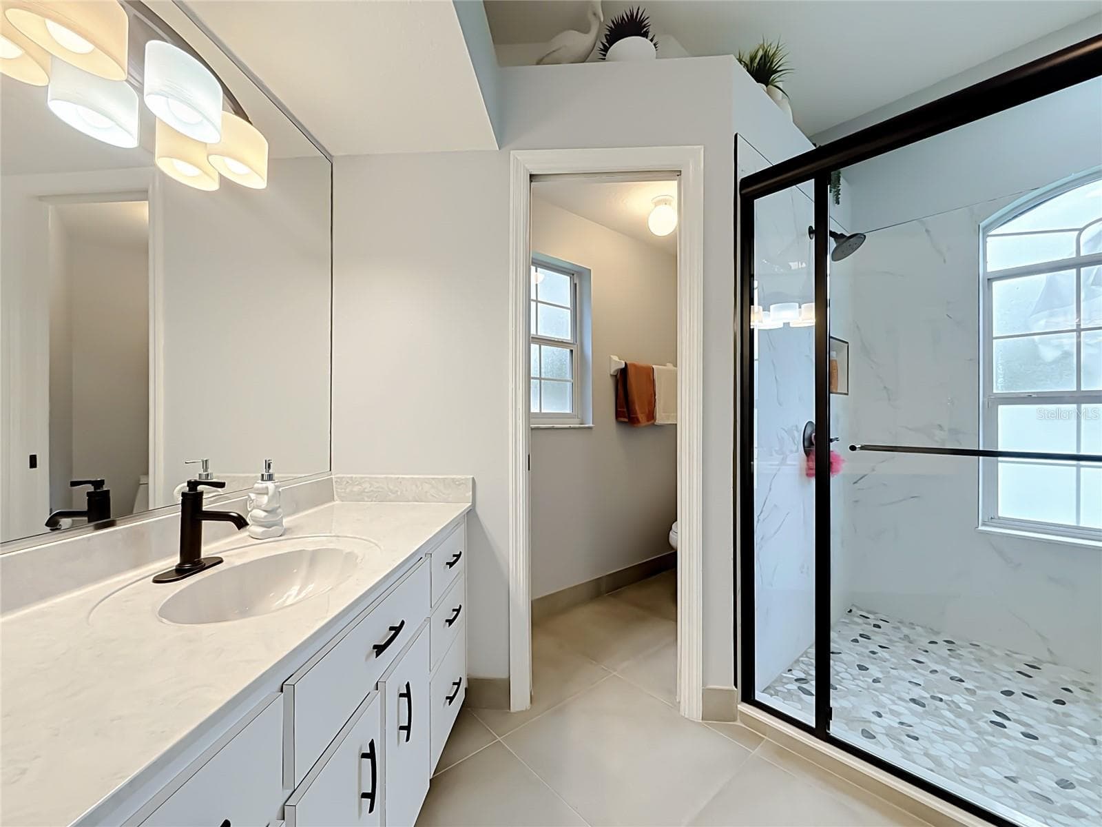 Ensuite - 10851 SW 53RD CIR, OCALA