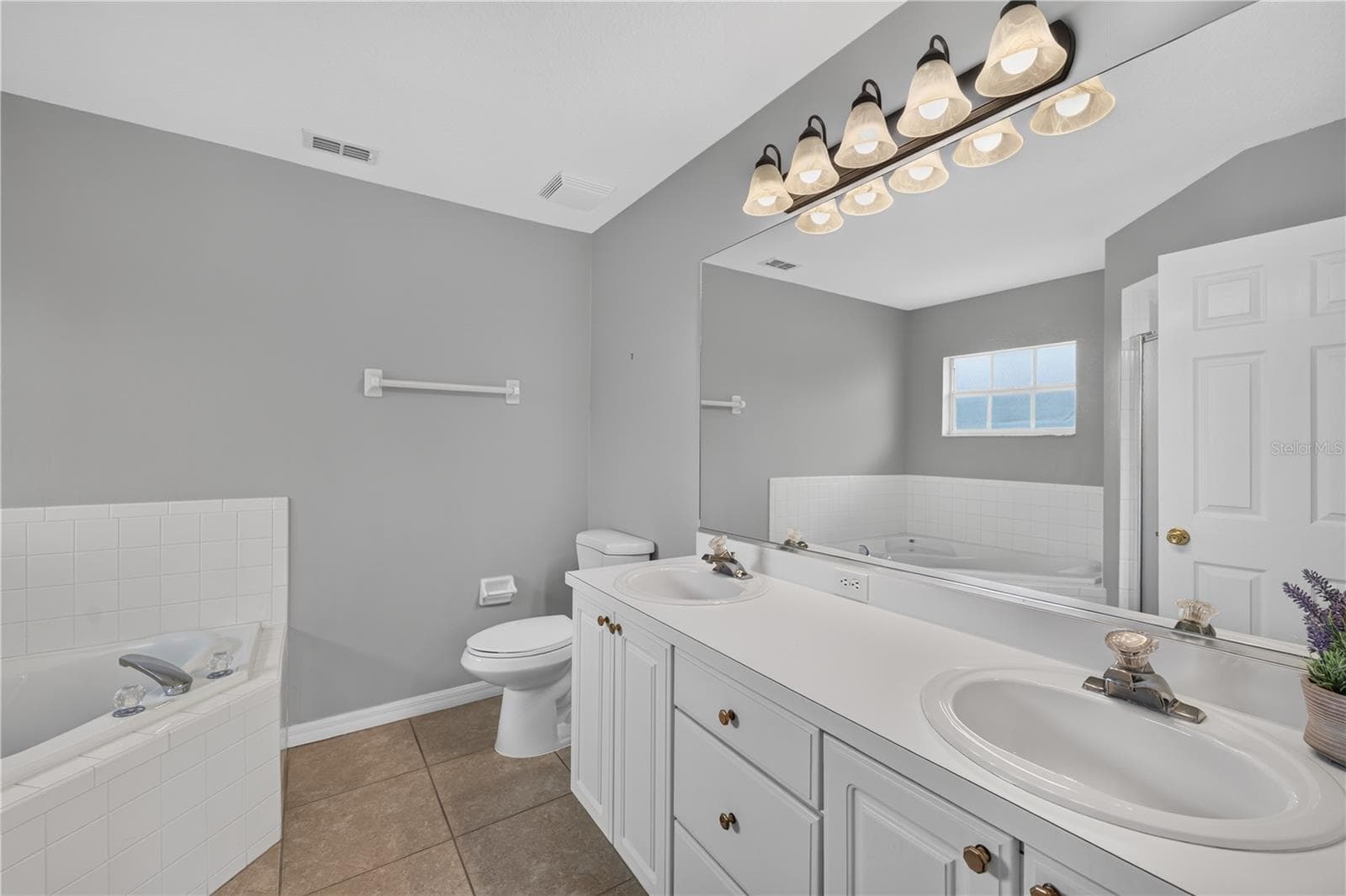 Primary Bathroom - 11048 MOSHIE LN, SAN ANTONIO