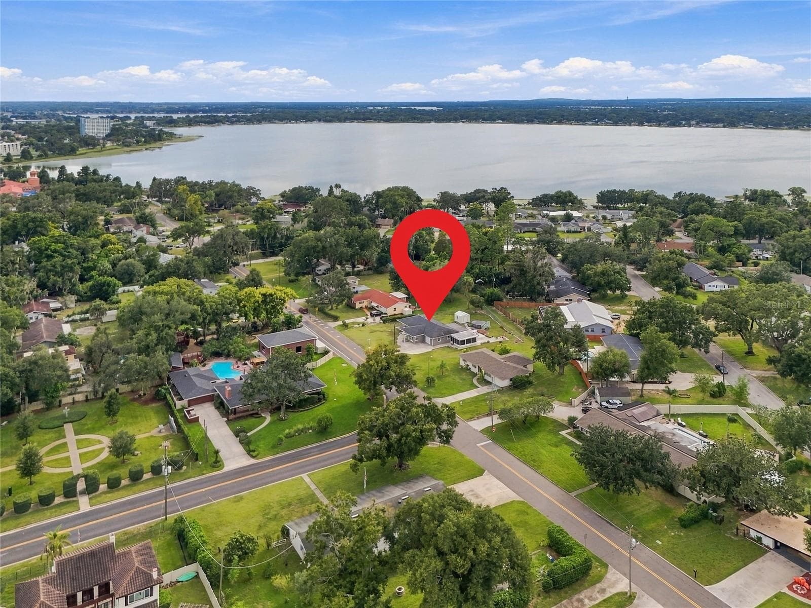 Minutes away from Lake Howard, which is part of the Chain of Lakes - 1075 8TH ST NW, WINTER HAVEN