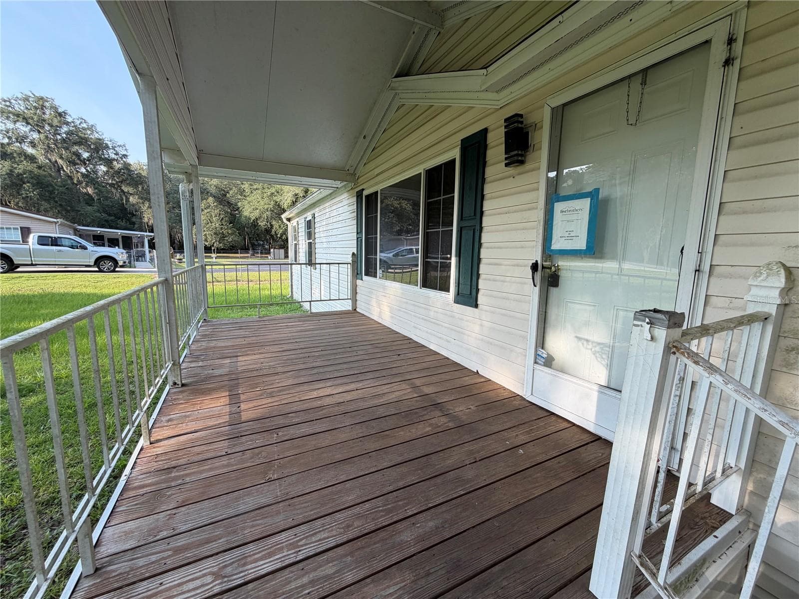 Covered Porch - 17131 NW 83RD CT, FANNING SPRINGS
