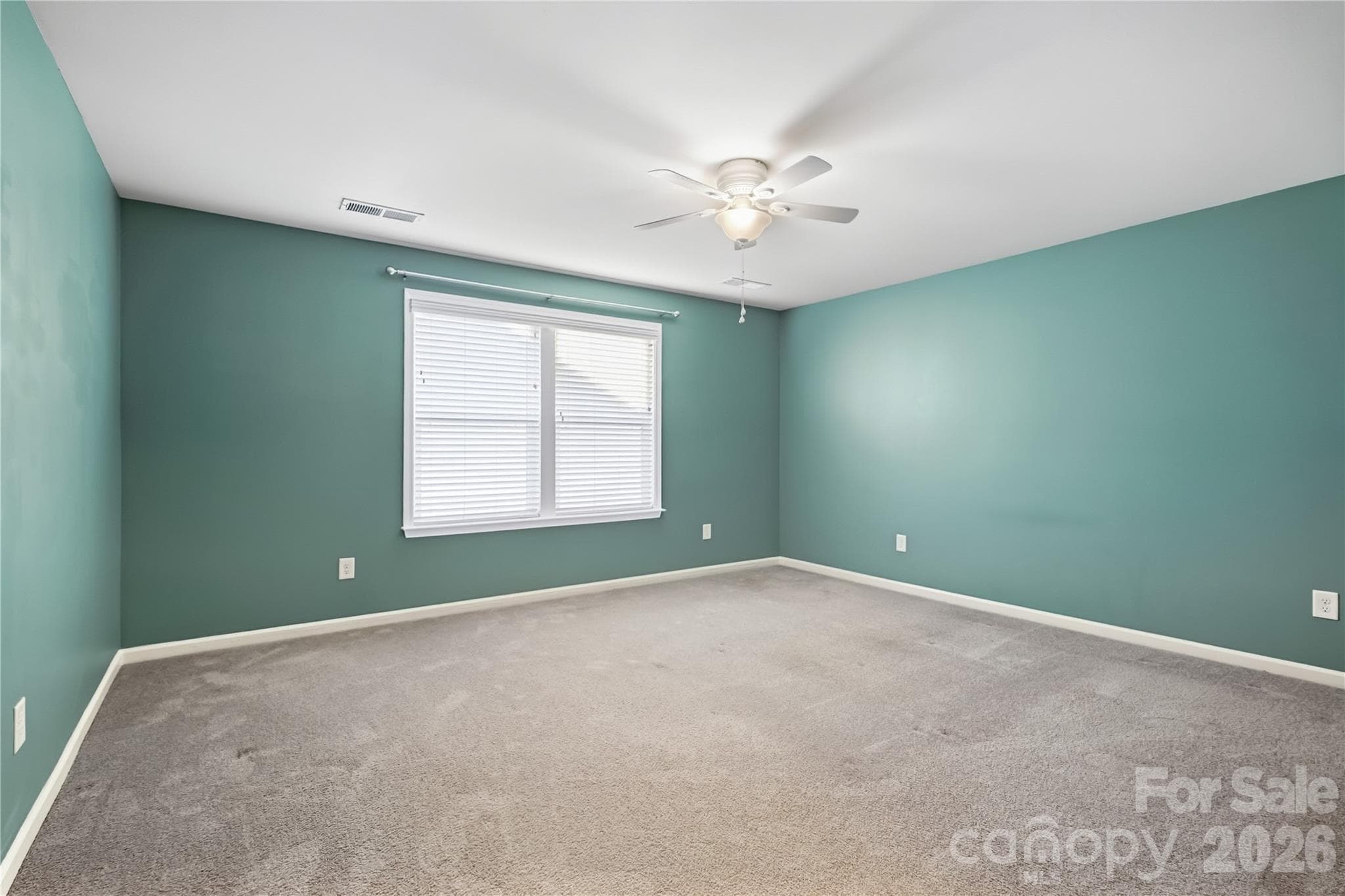 Bedroom suite upstairs - 4386 Hunton Dale Road NW, Concord