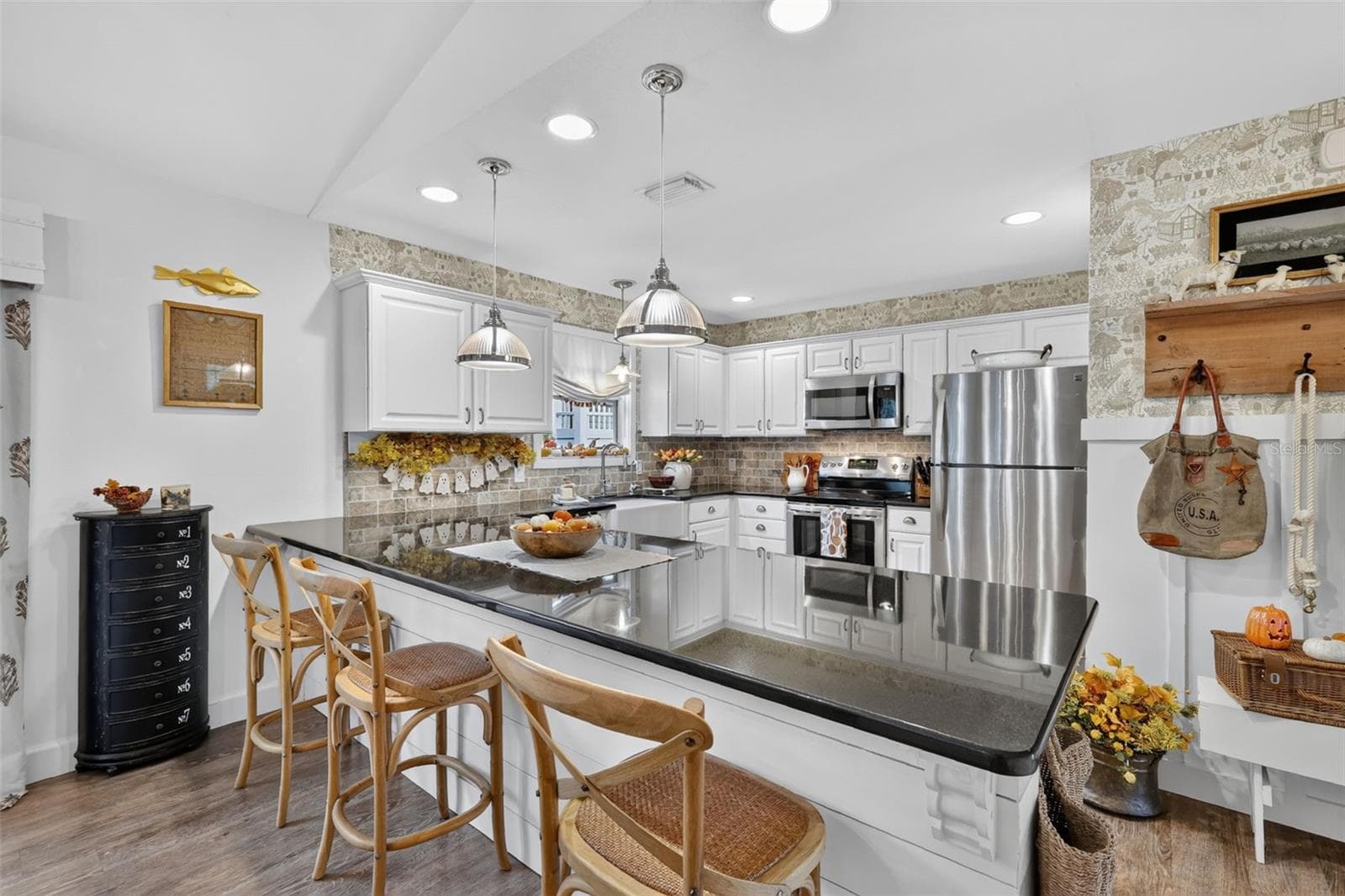 Spacious Kitchen w/Granite Counters - 1700 JADESTONE TER, THE VILLAGES