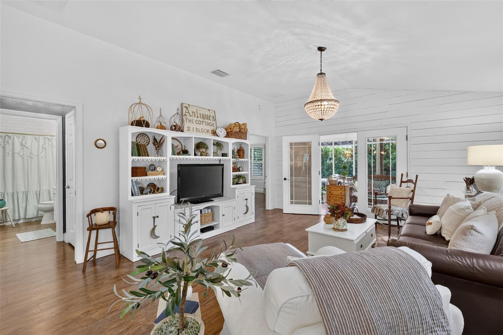 Living Room with Vaulted Ceiling - 1700 JADESTONE TER, THE VILLAGES