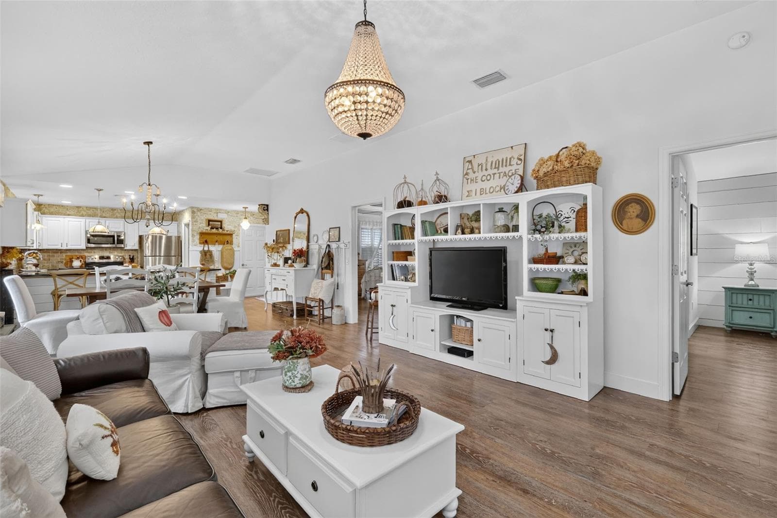 Comfortable Living Area - 1700 JADESTONE TER, THE VILLAGES