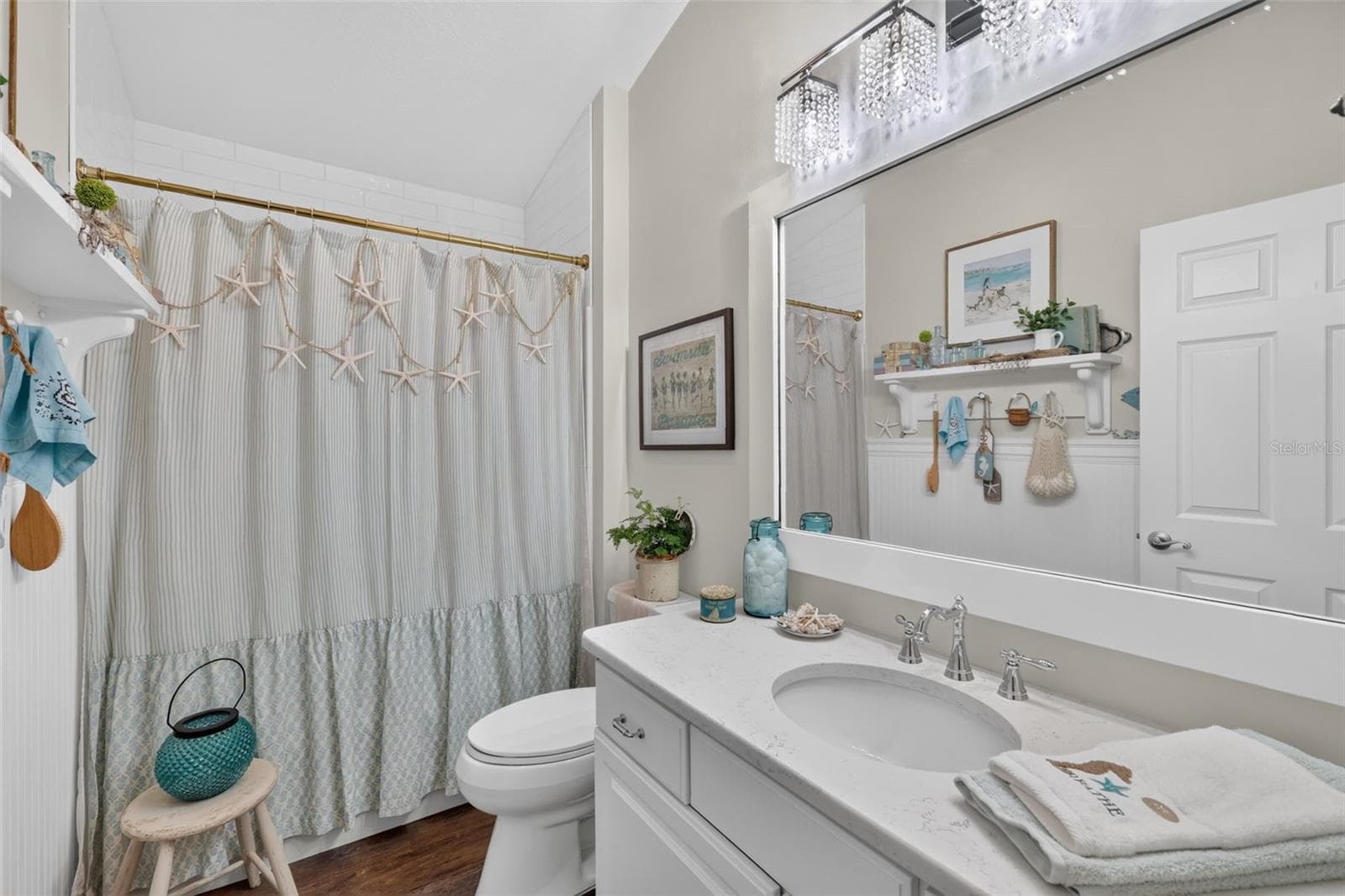 Guest Bath with Tub/Shower - 1700 JADESTONE TER, THE VILLAGES