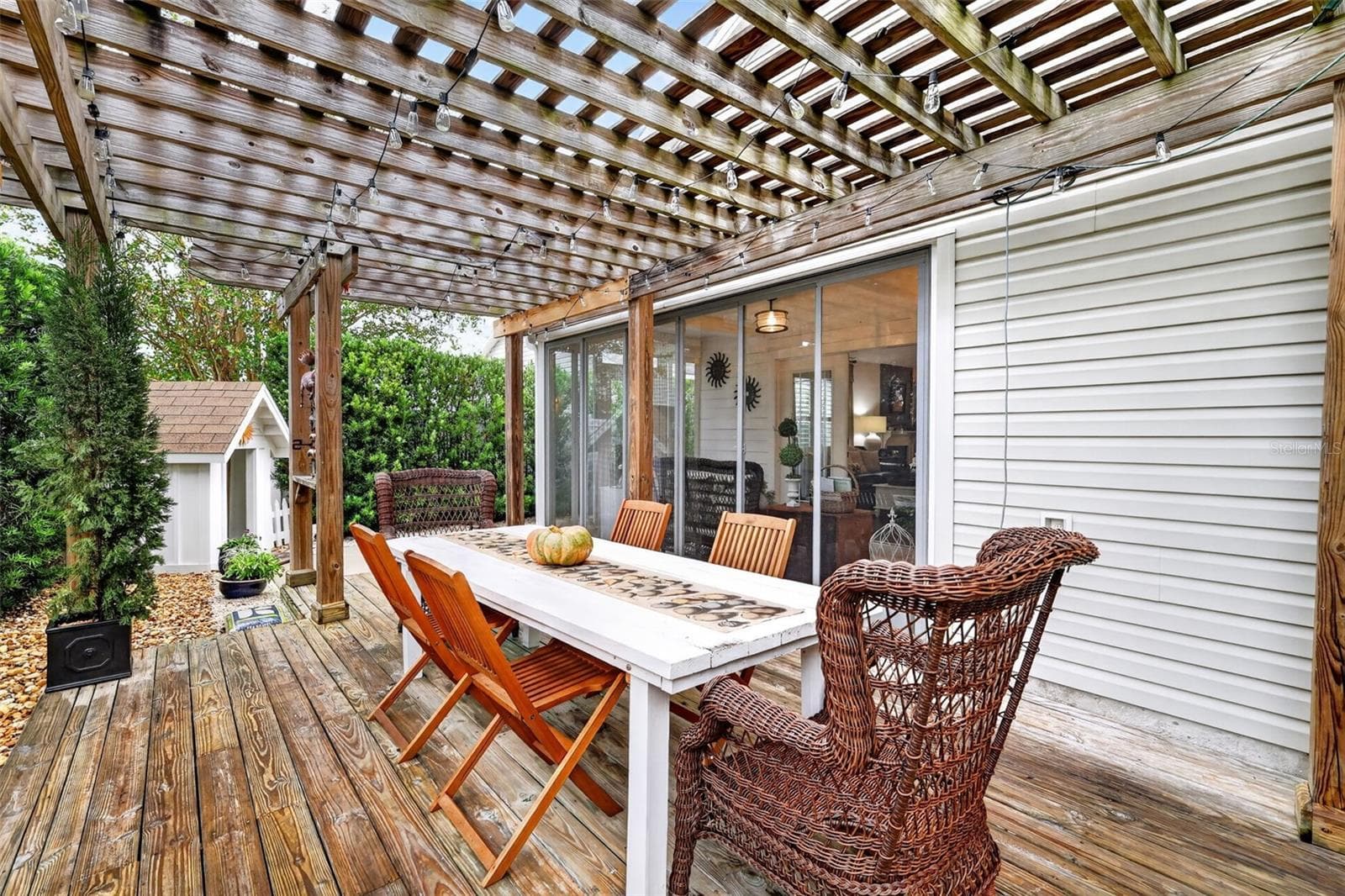 Large Deck and Pergola to Host Family and Friends - 1700 JADESTONE TER, THE VILLAGES