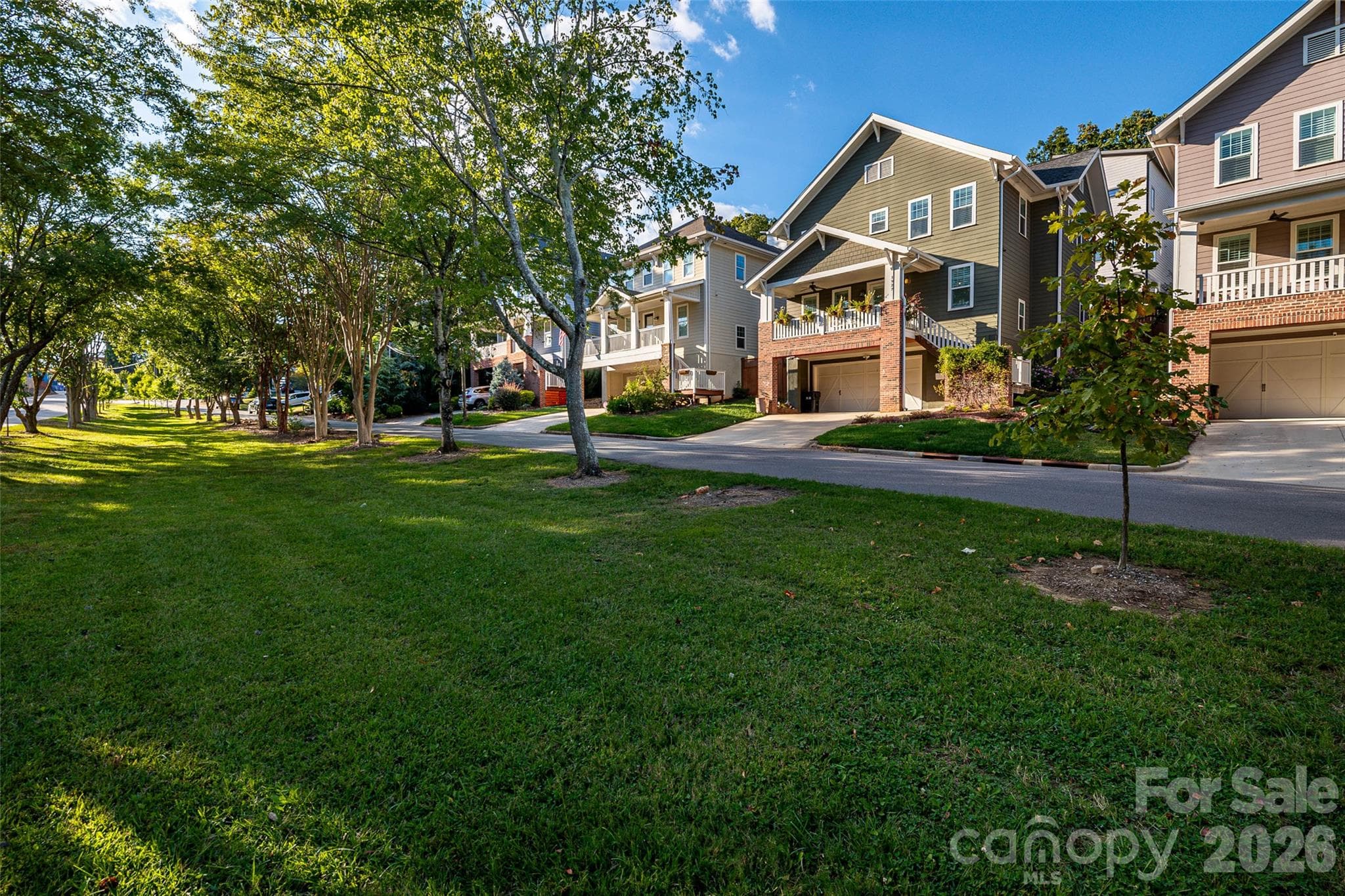 Single Family Residence at 1927 Hamorton Place, Charlotte, photo 2 of 34