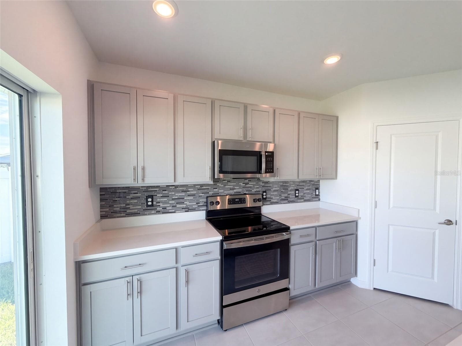 Single Family Residence at 124 CITRINE LOOP, KISSIMMEE, photo 7 of 41