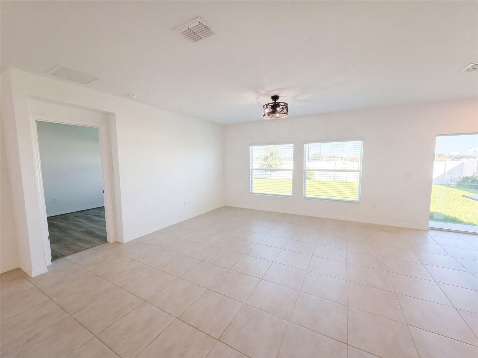 Single Family Residence at 124 CITRINE LOOP, KISSIMMEE, photo 11 of 41