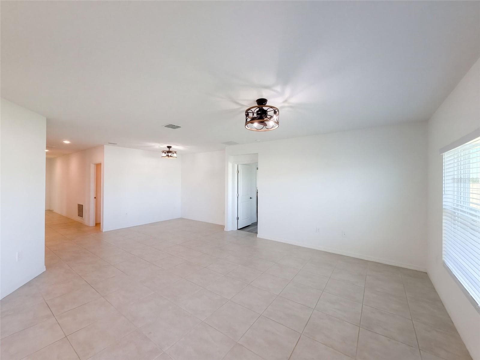 Single Family Residence at 124 CITRINE LOOP, KISSIMMEE, photo 12 of 41