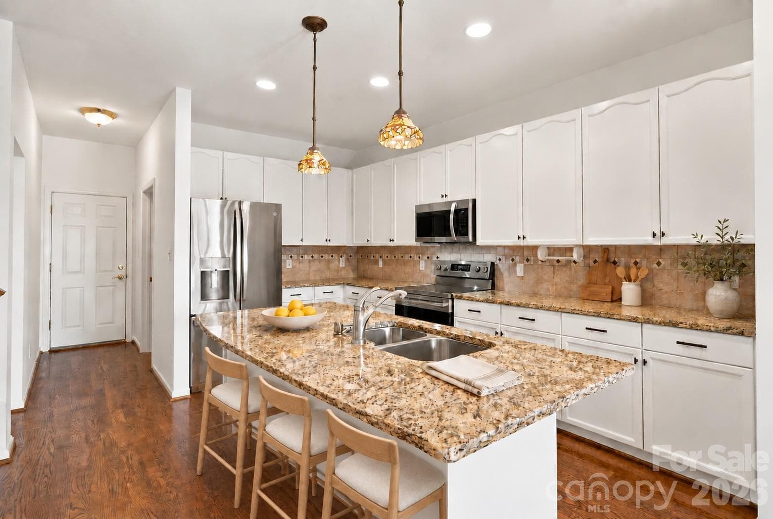 Open kitchen to the living room perfect for entertaining - 3774 Gordon Road, Terrell