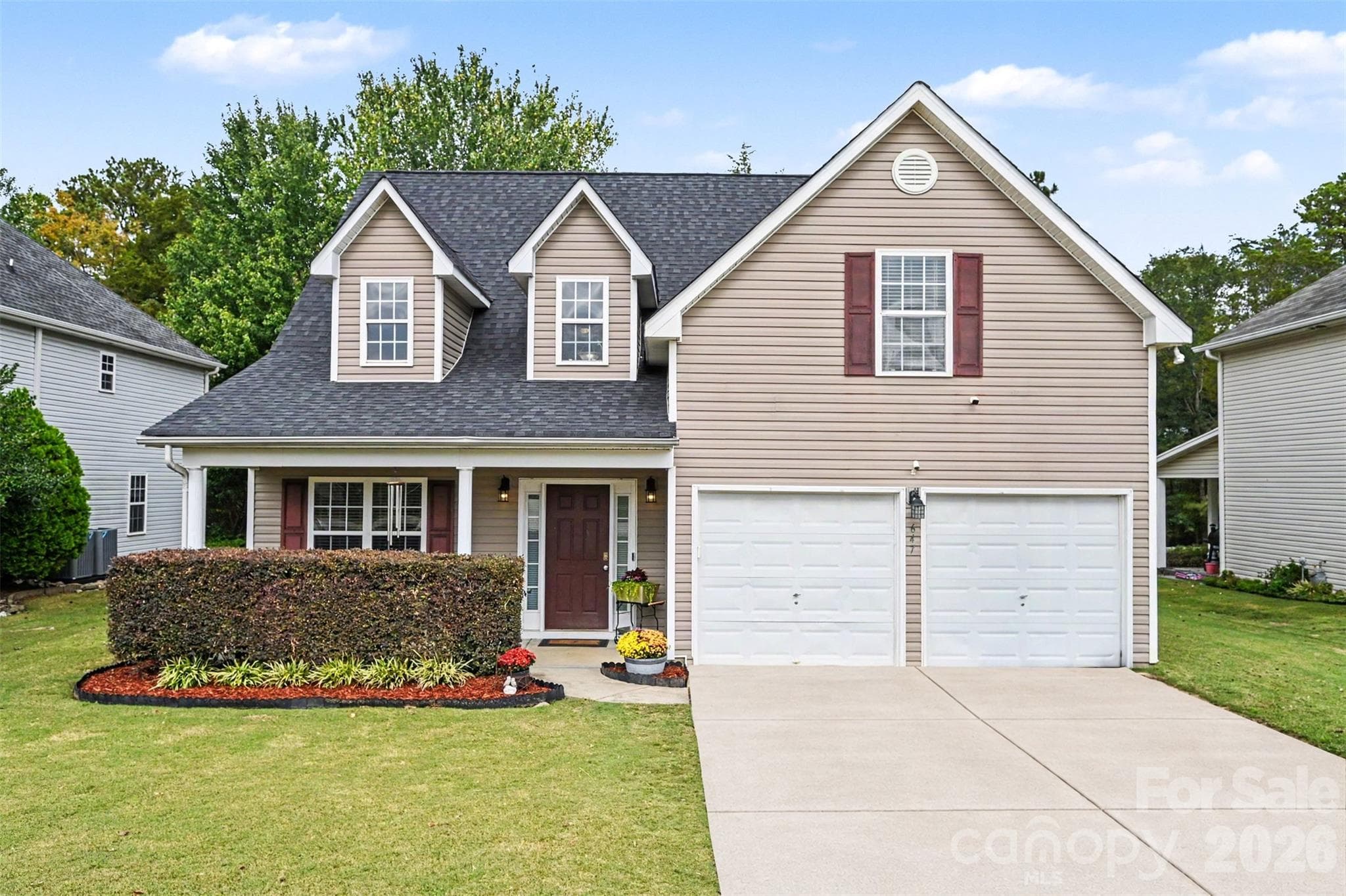 Single Family Residence at 647 Winding Branch Road, Rock Hill, photo 2 of 33