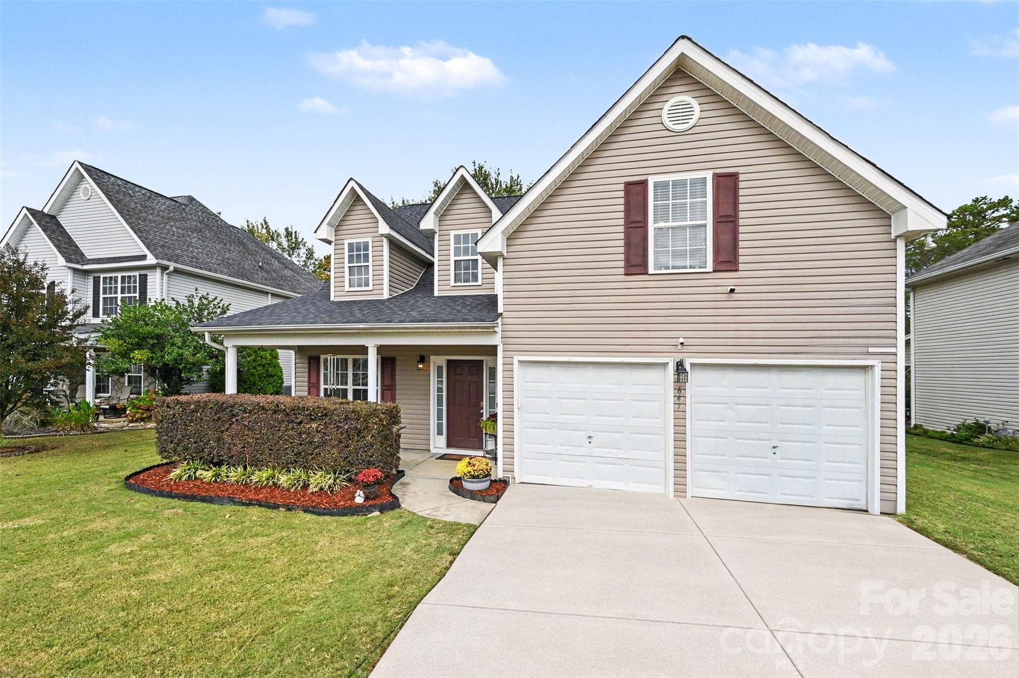 Single Family Residence at 647 Winding Branch Road, Rock Hill, photo 3 of 33