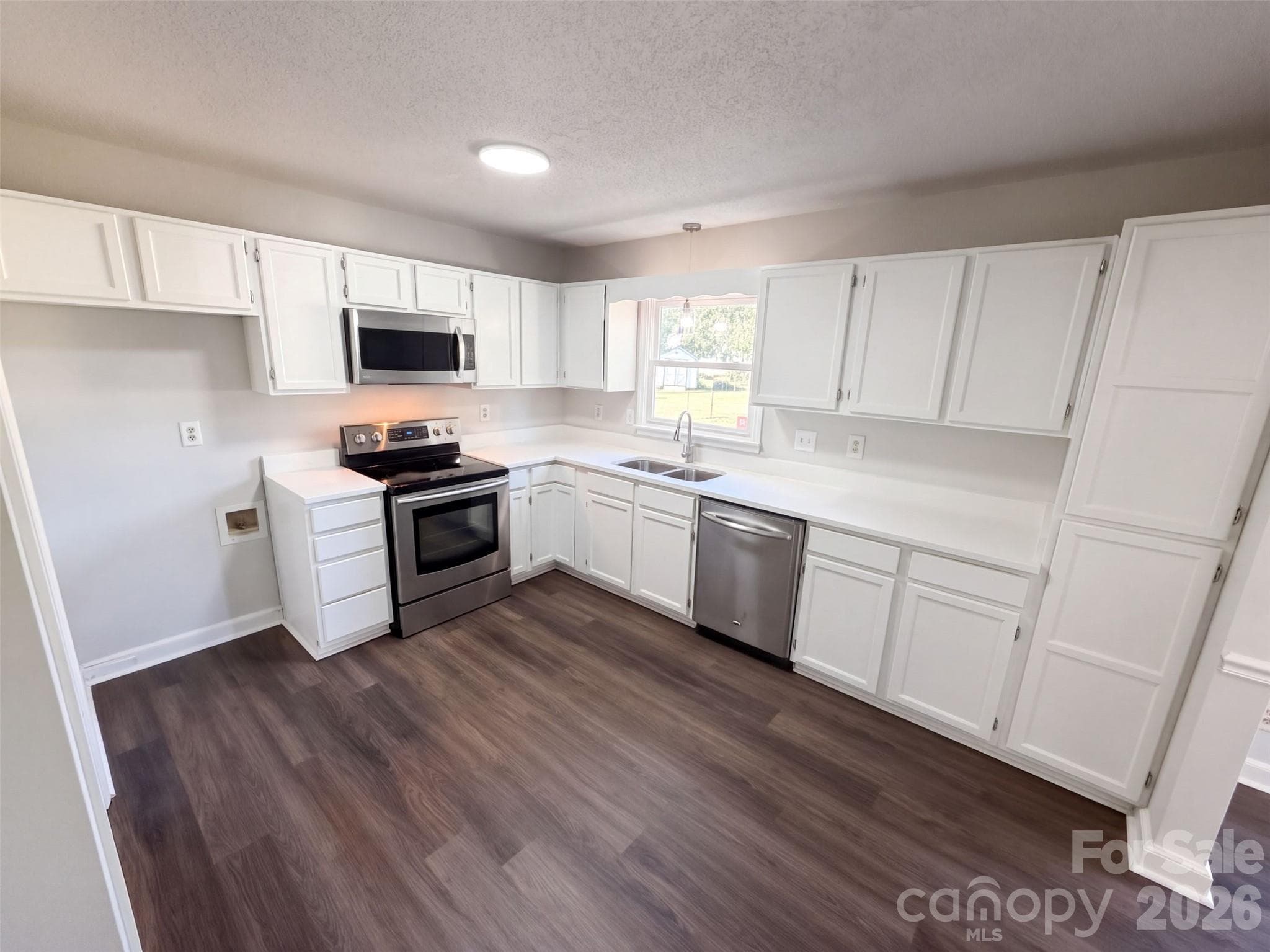 Single Family Residence at 708 Winding Way Drive, Monroe, photo 2 of 13