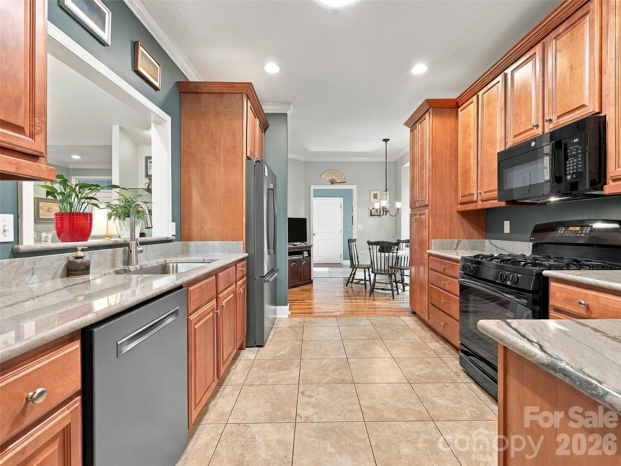 Townhouse at 220 Waterside Drive, Hendersonville, photo 10 of 48