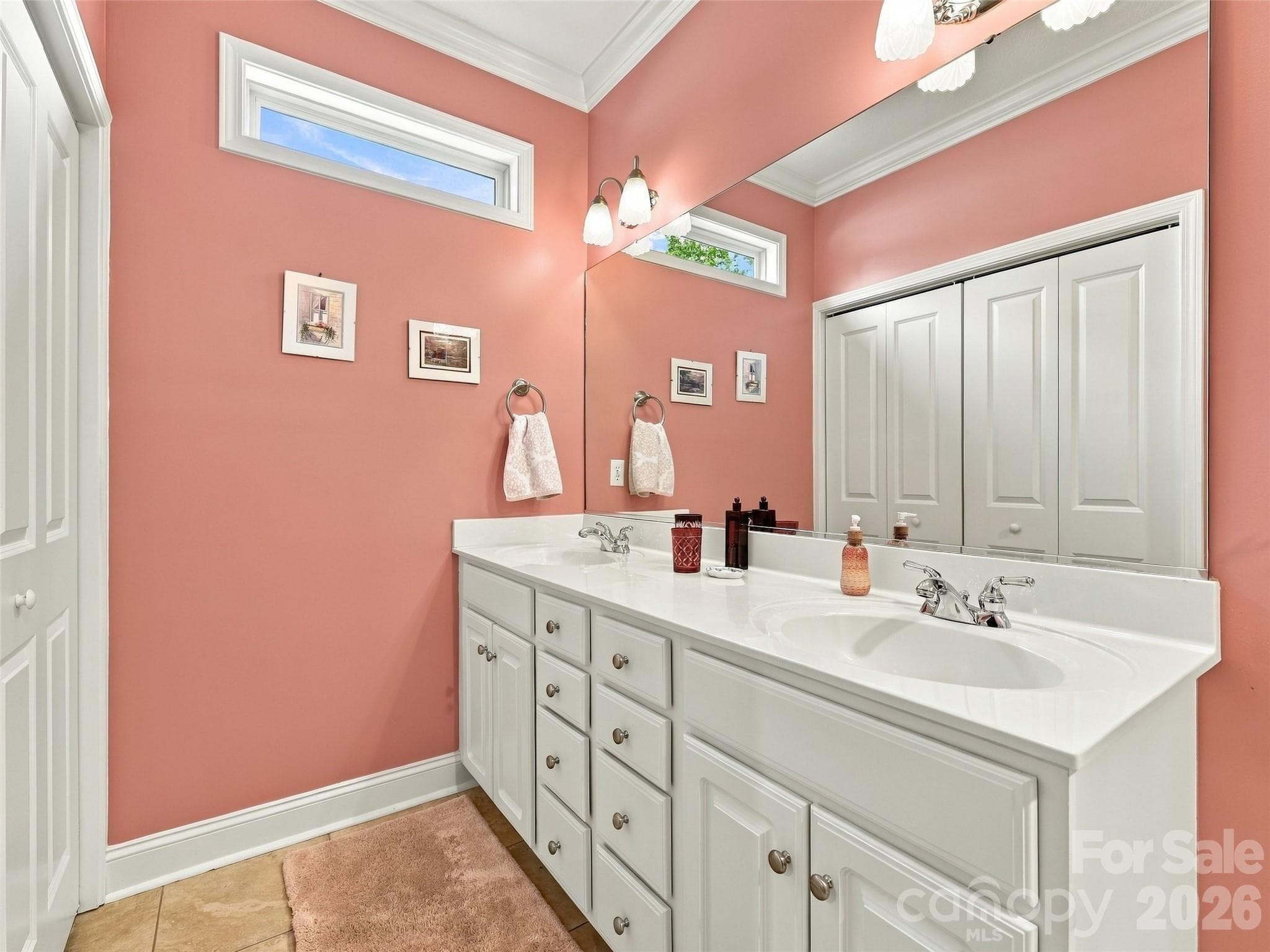 Townhouse at 220 Waterside Drive, Hendersonville, photo 22 of 48