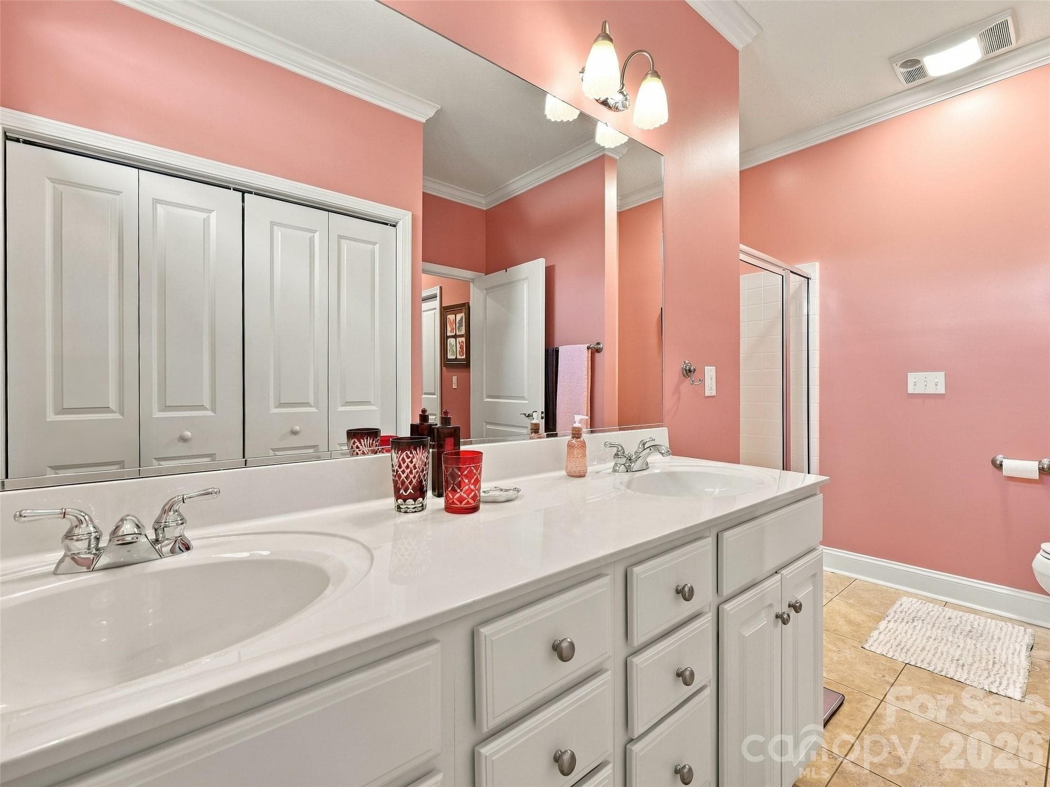Townhouse at 220 Waterside Drive, Hendersonville, photo 23 of 48