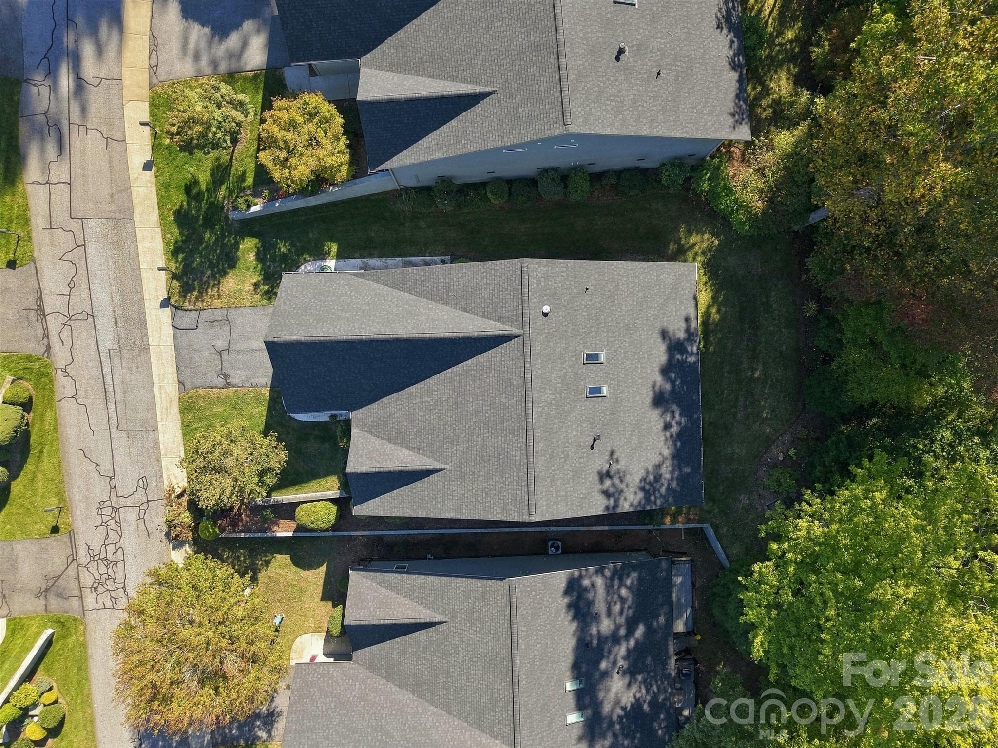 Townhouse at 220 Waterside Drive, Hendersonville, photo 33 of 48