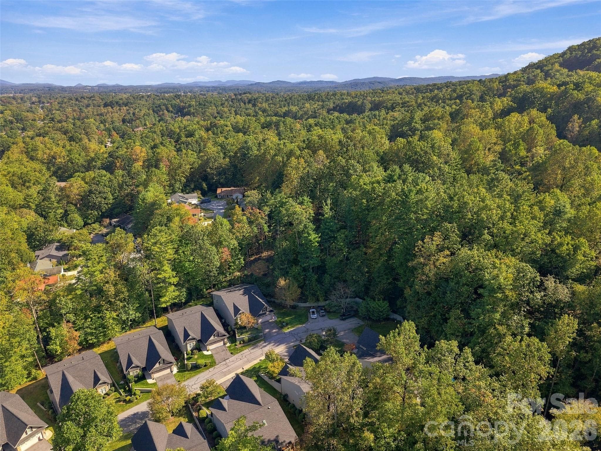 Townhouse at 220 Waterside Drive, Hendersonville, photo 39 of 48