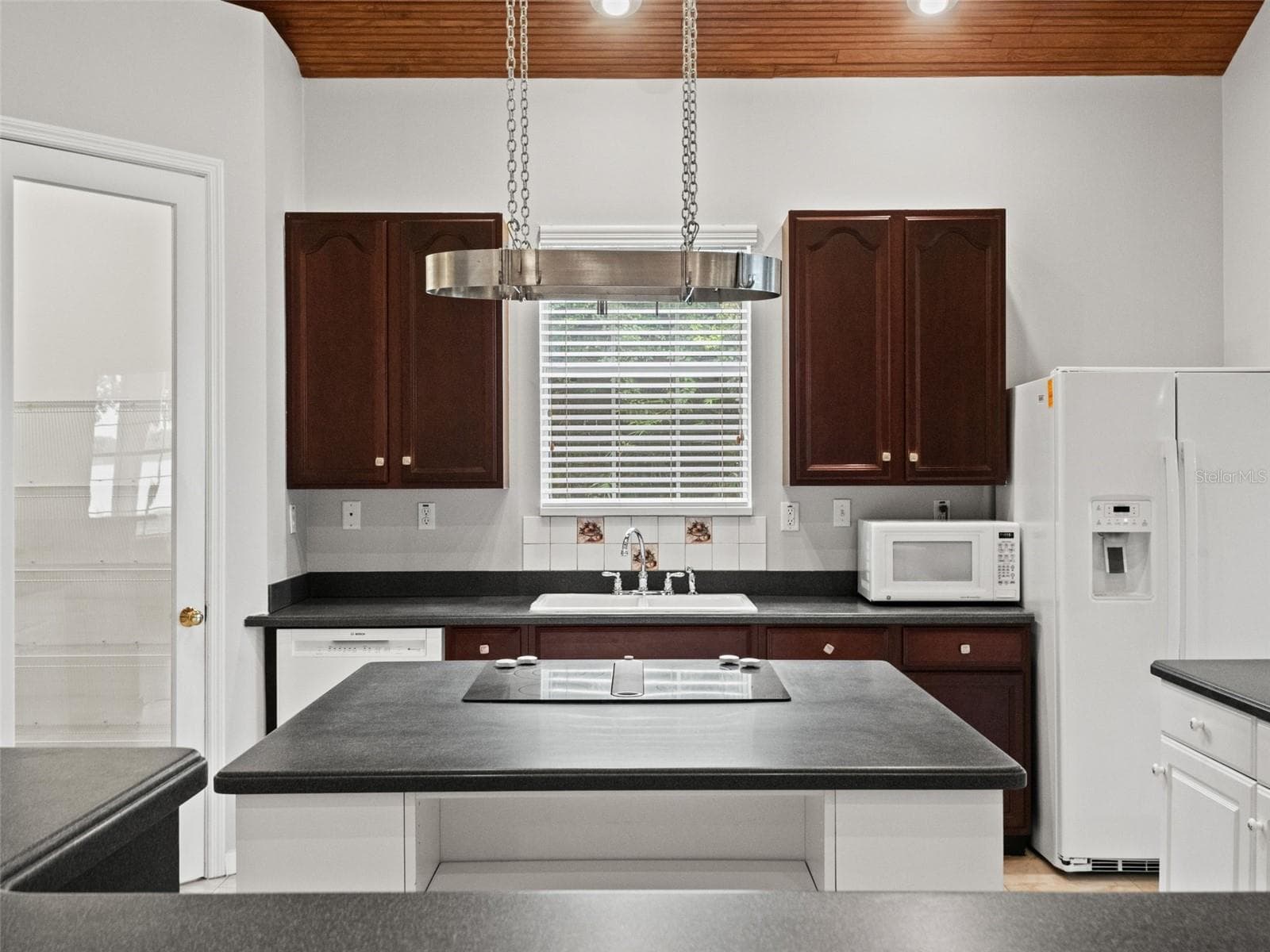 Single Family Residence at 7751 SADLER RD, MOUNT DORA, photo 16 of 62