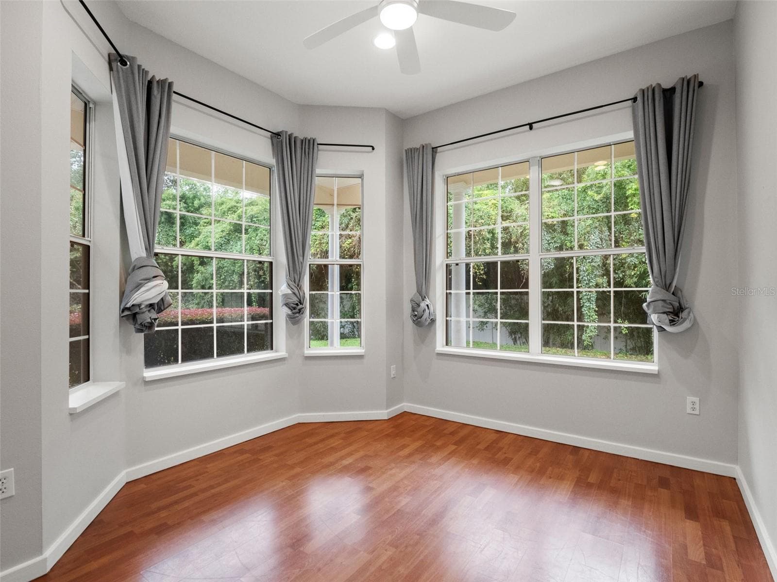 Front bedroom 3/Does NOT have a closet - 7751 SADLER RD, MOUNT DORA