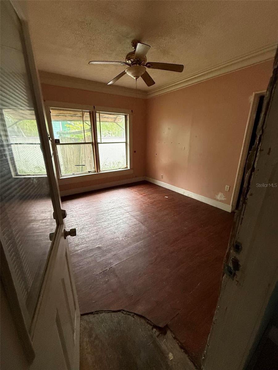Single Family Residence at 335 W WISCONSIN AVE, DELAND, photo 8 of 12