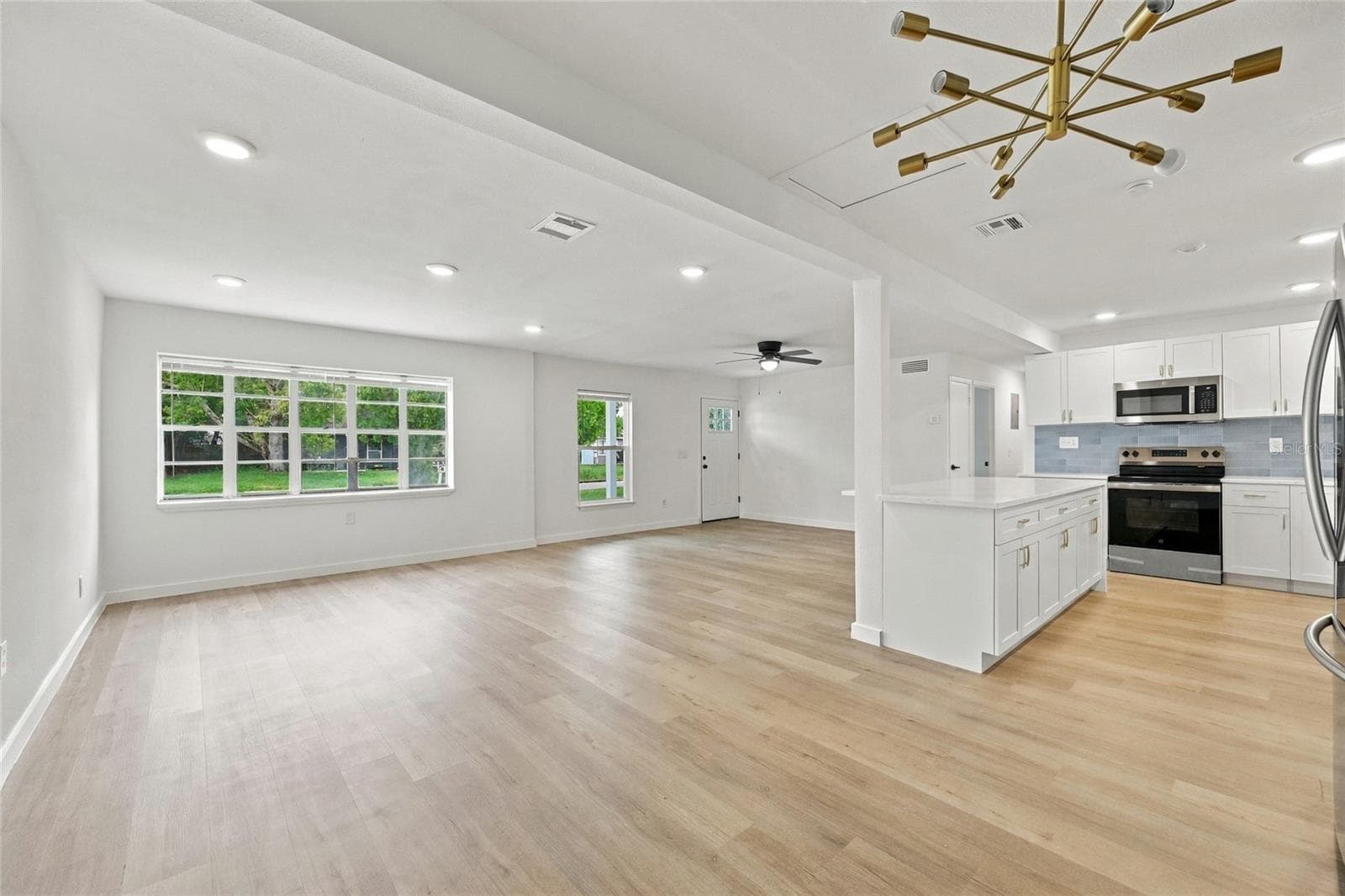 Living Room - 659 KENDALE ST, ORLANDO