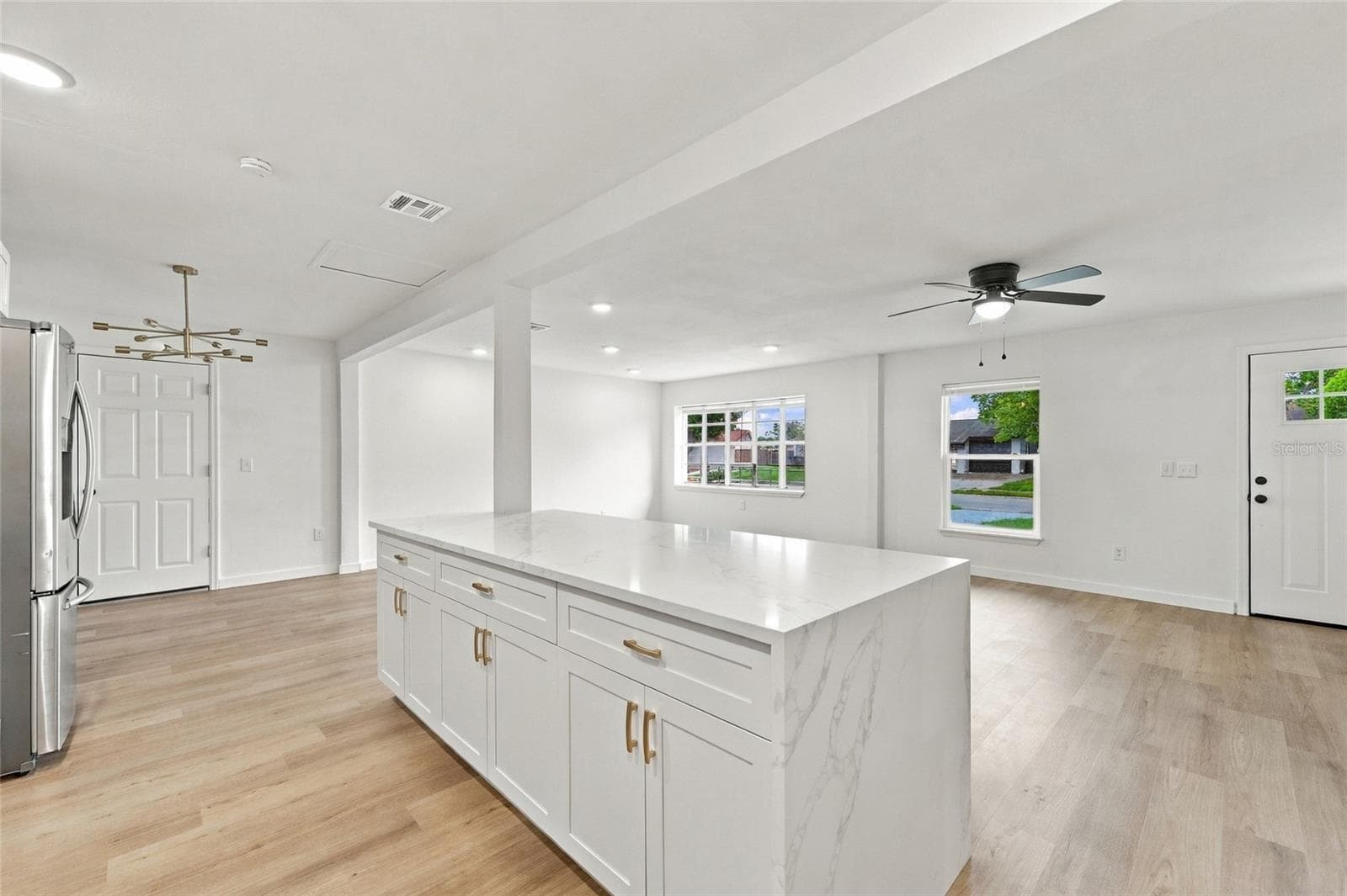 Kitchen Island - 659 KENDALE ST, ORLANDO