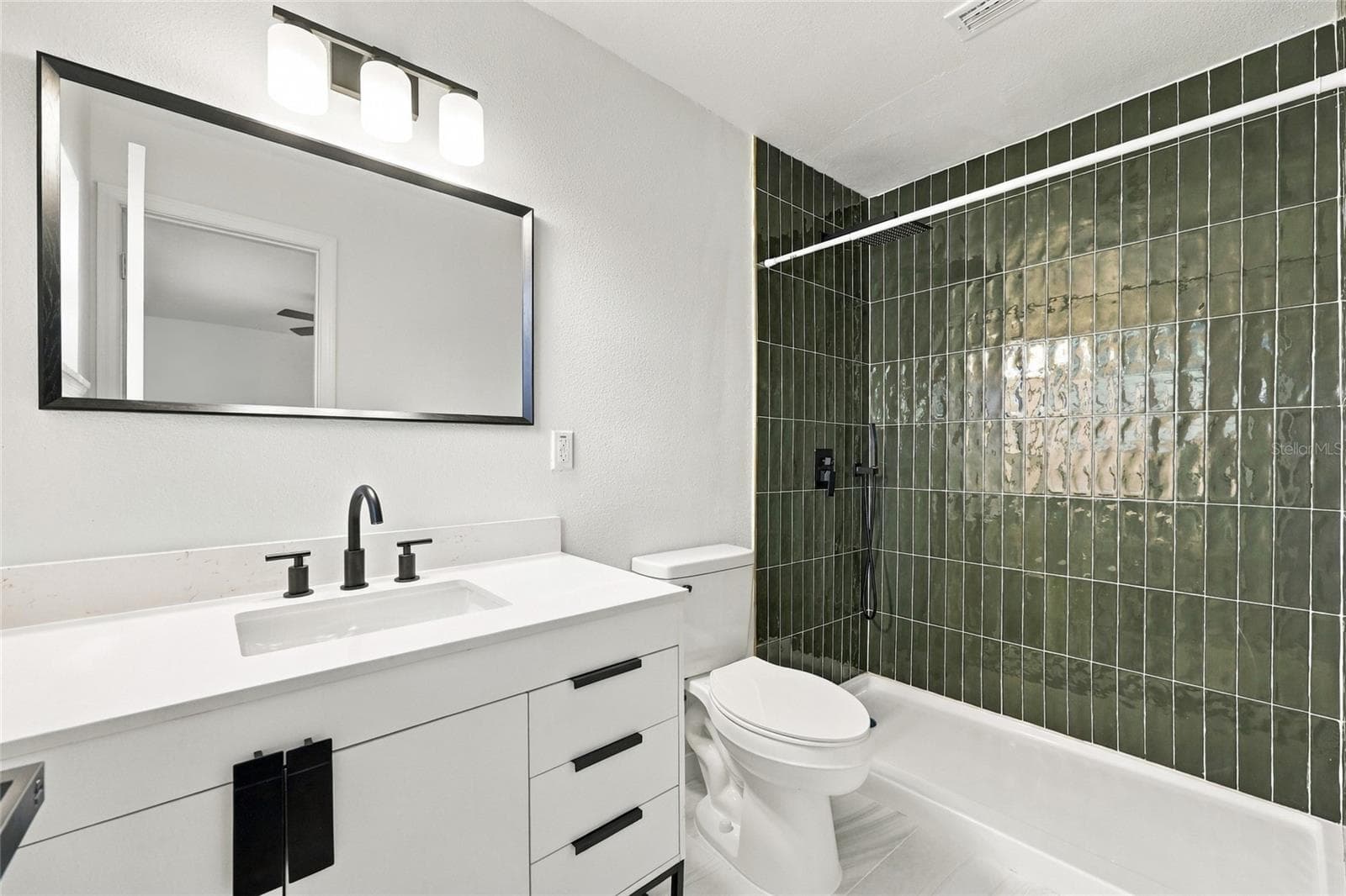 Primary Bathroom - 659 KENDALE ST, ORLANDO