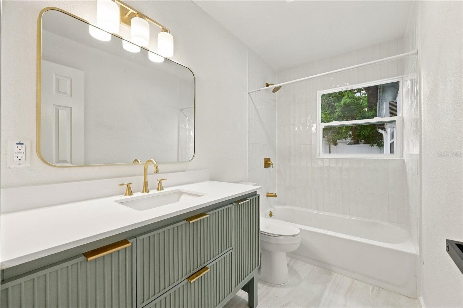 Bathroom 2 - 659 KENDALE ST, ORLANDO
